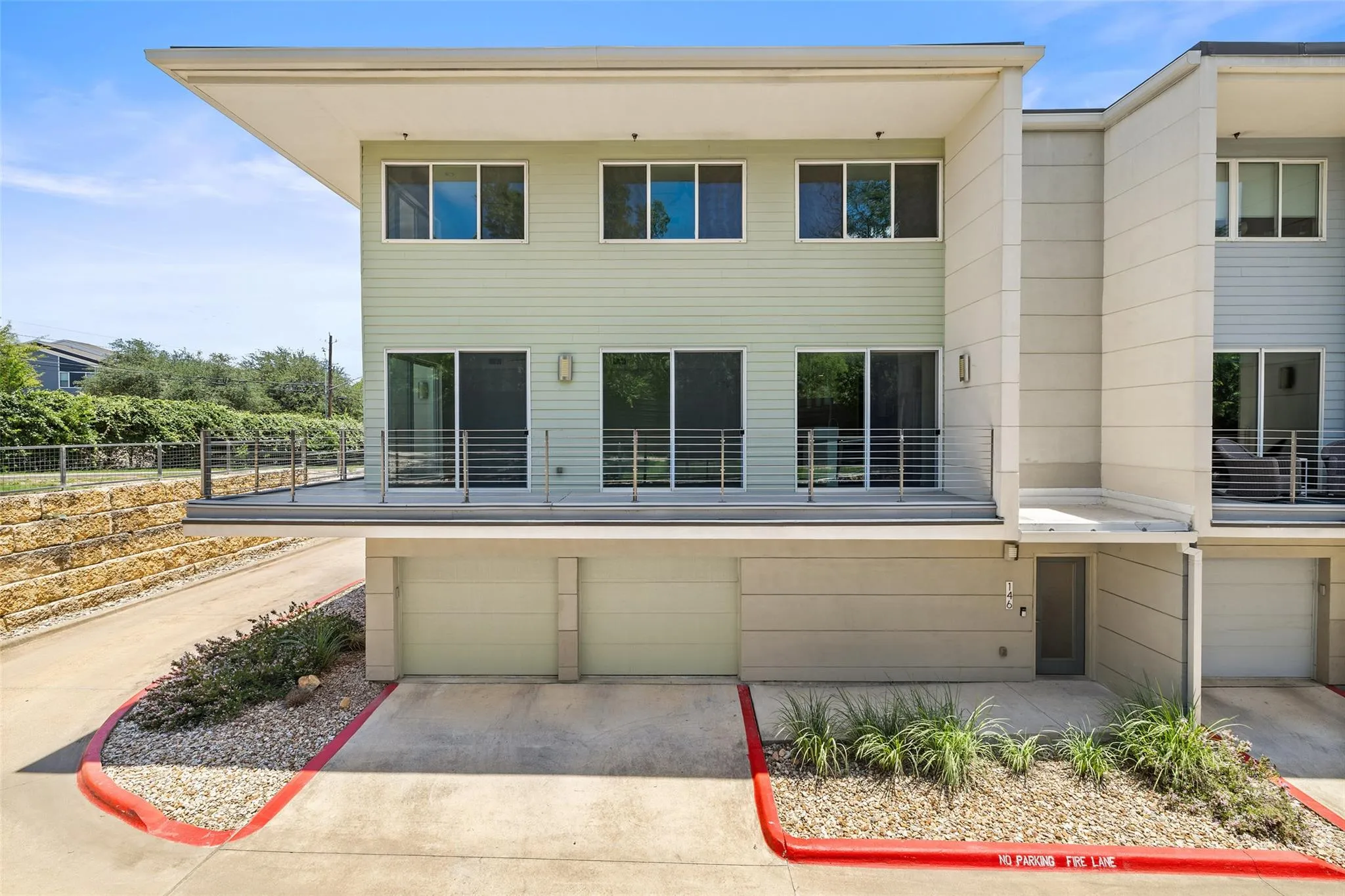 Photo 3 of 604 N BLUFF DR #146