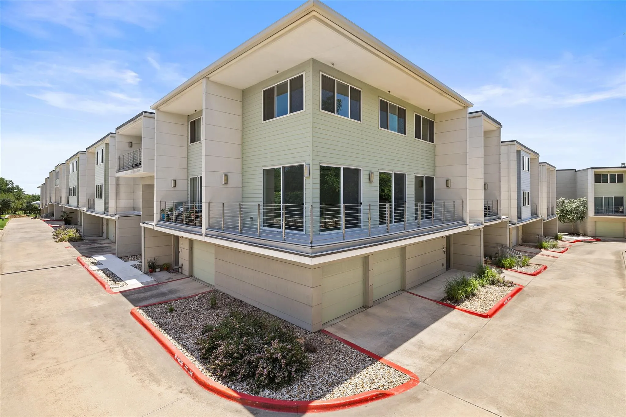 Photo 4 of 604 N BLUFF DR #146