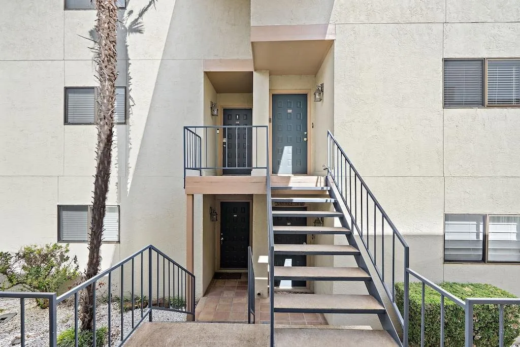 Photo 3 of 1601 JUDY LYNN DR #207