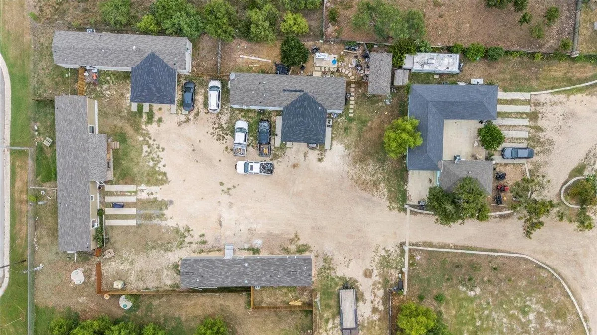 Photo 4 of 9231 WILLIAMSON RD