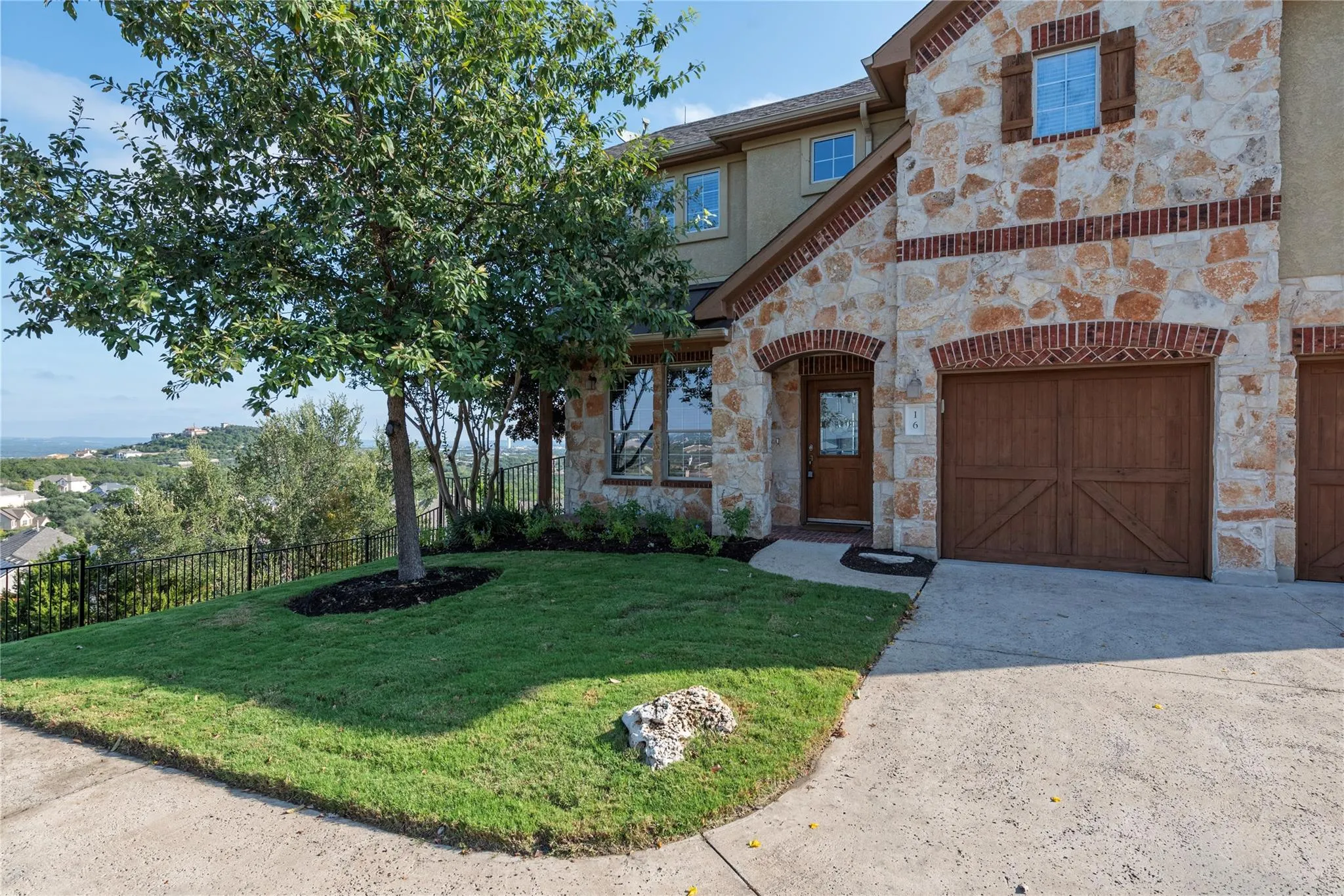Photo 2 of 16 MOUNTAIN TERRACE CV