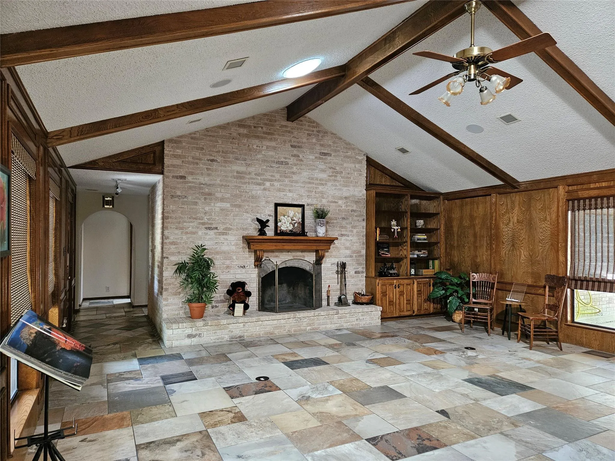 Photo 5 of 215 SERENADA DR