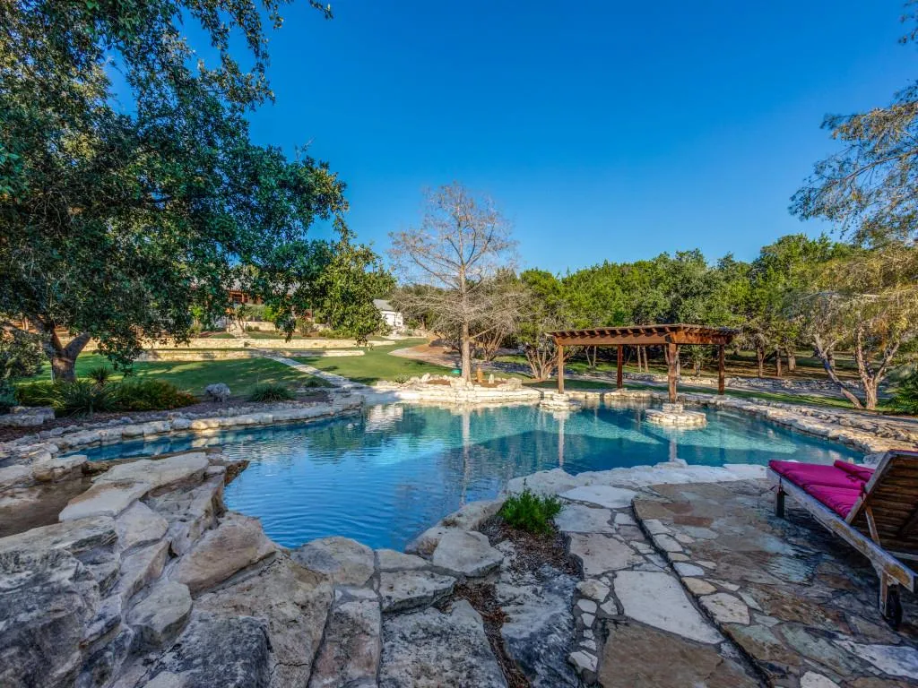 Photo 2 of 160 WIMBERLEY RANCH DR