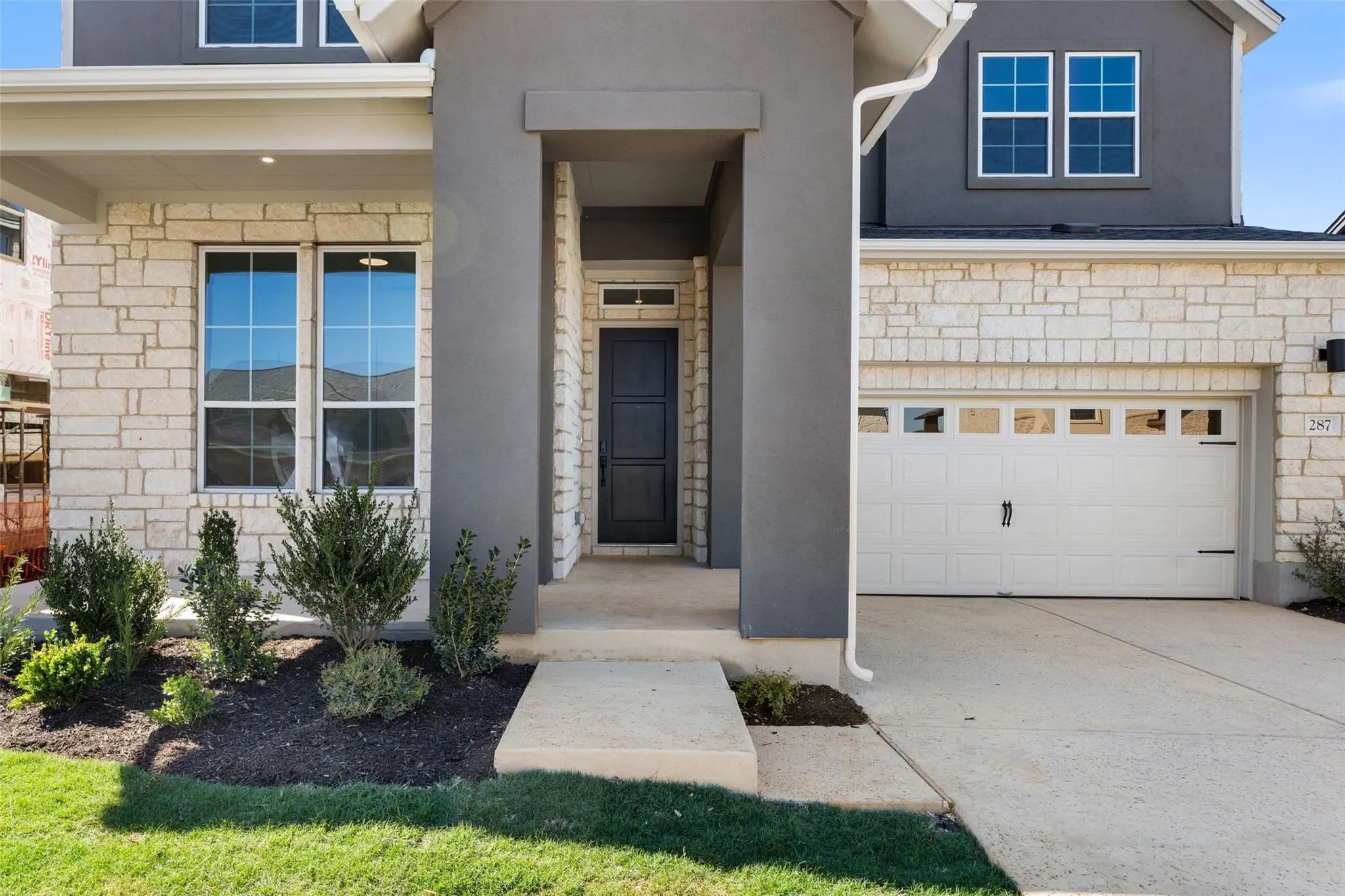 Photo 2 of 287 SAN SABA DR