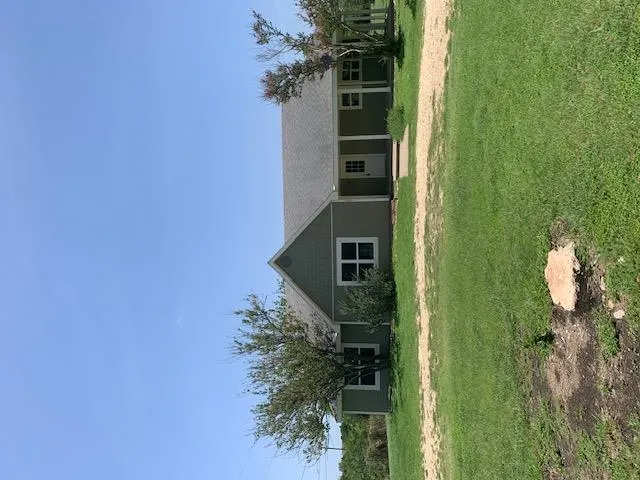 Photo 2 of 1501 N BURLESON ST