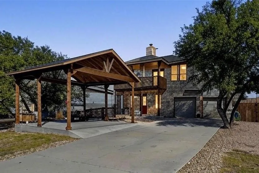Photo of 19004 MARINERS PT, Point Venture, TX, 78645