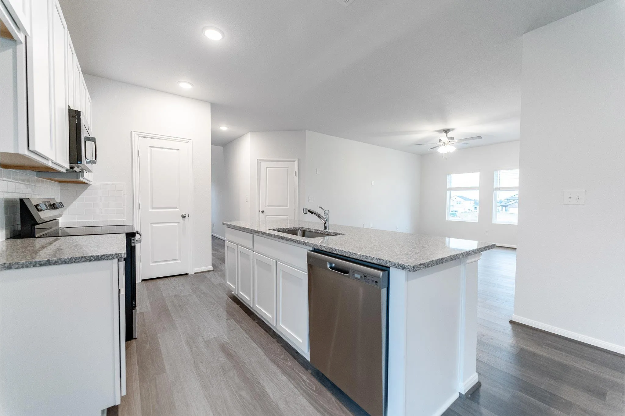 Photo 4 of 740 BARBARY COAST LN