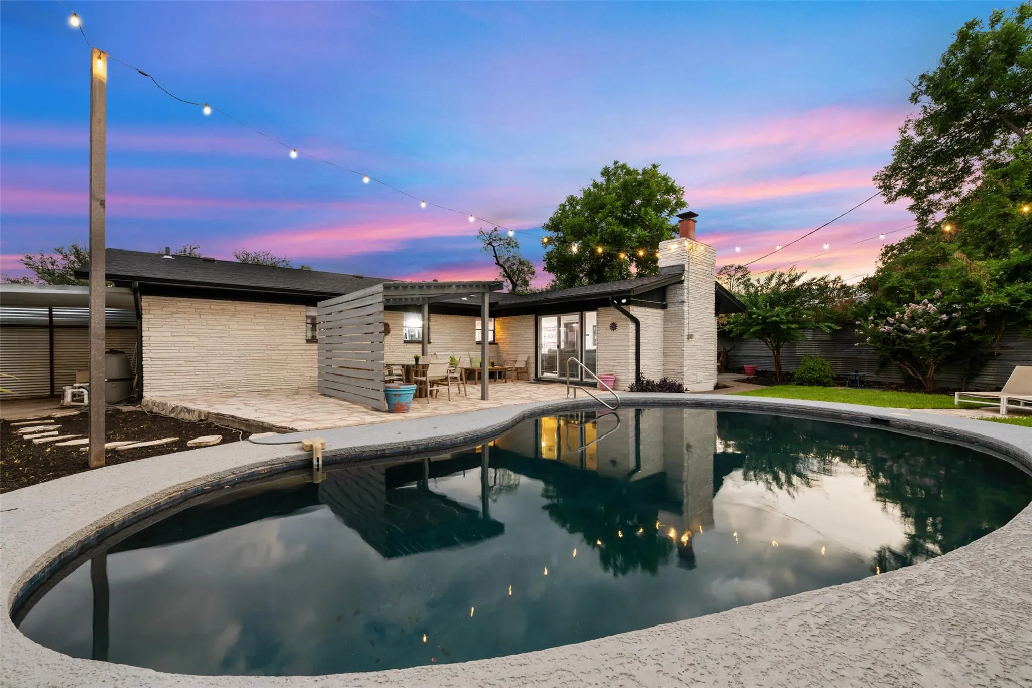 Photo 4 of 1806 ROGGE LN