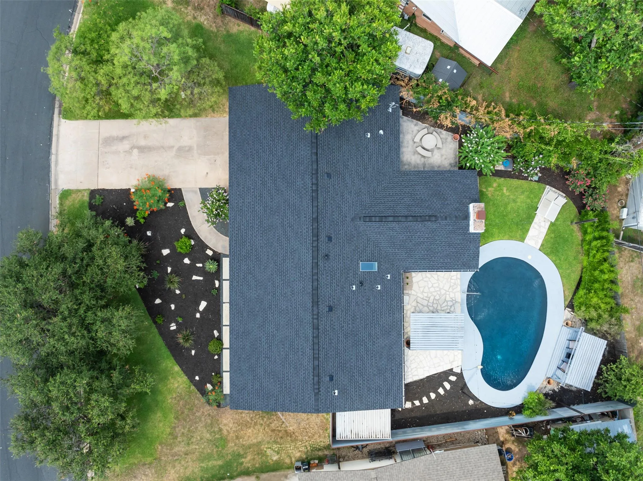 Photo 2 of 1806 ROGGE LN