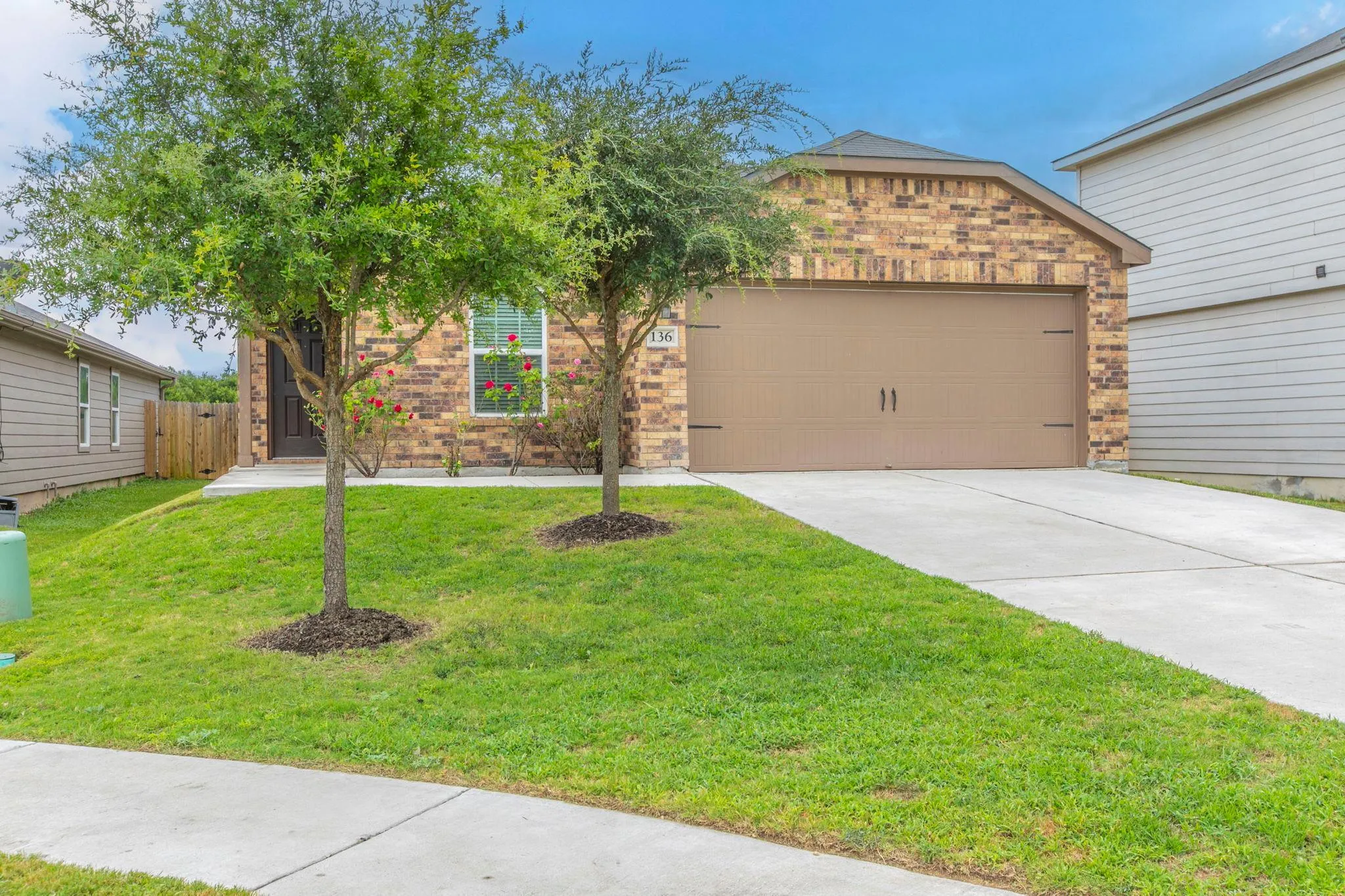 Photo 2 of 136 ALLINGTON CIR