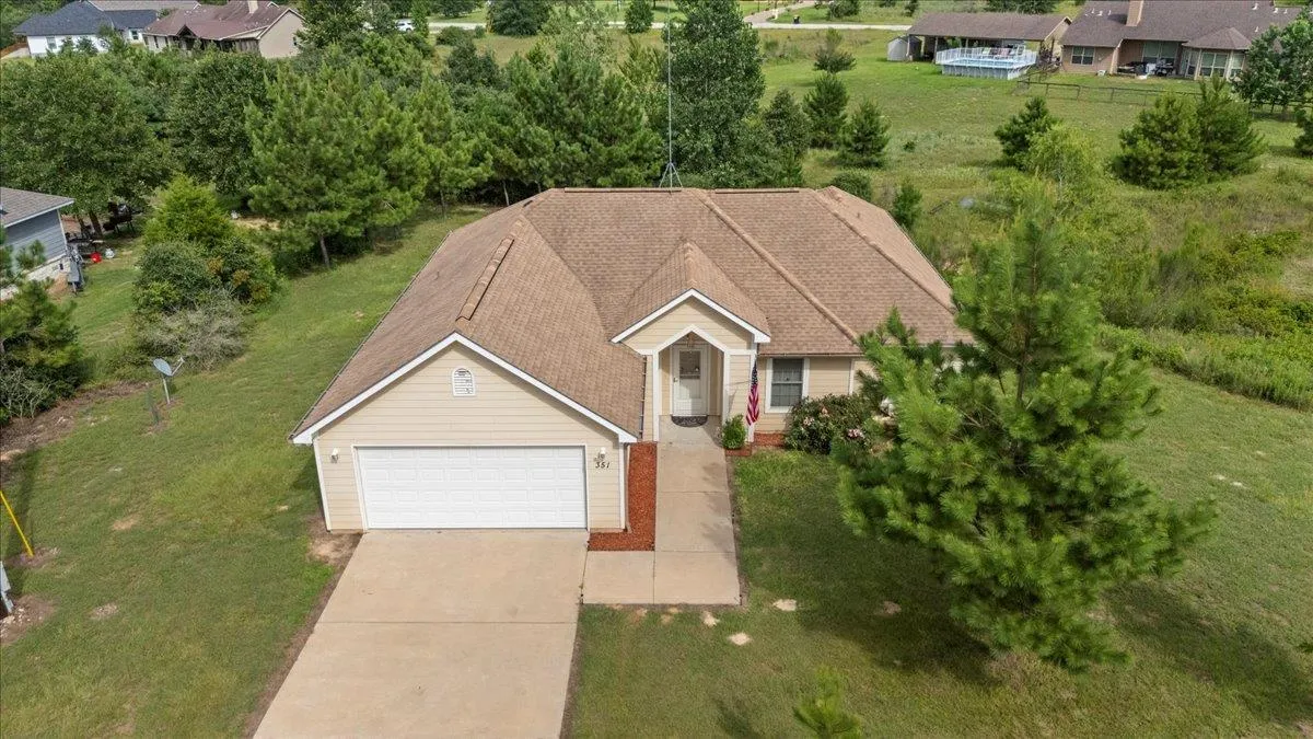 Photo 2 of 351 CARDINAL DR