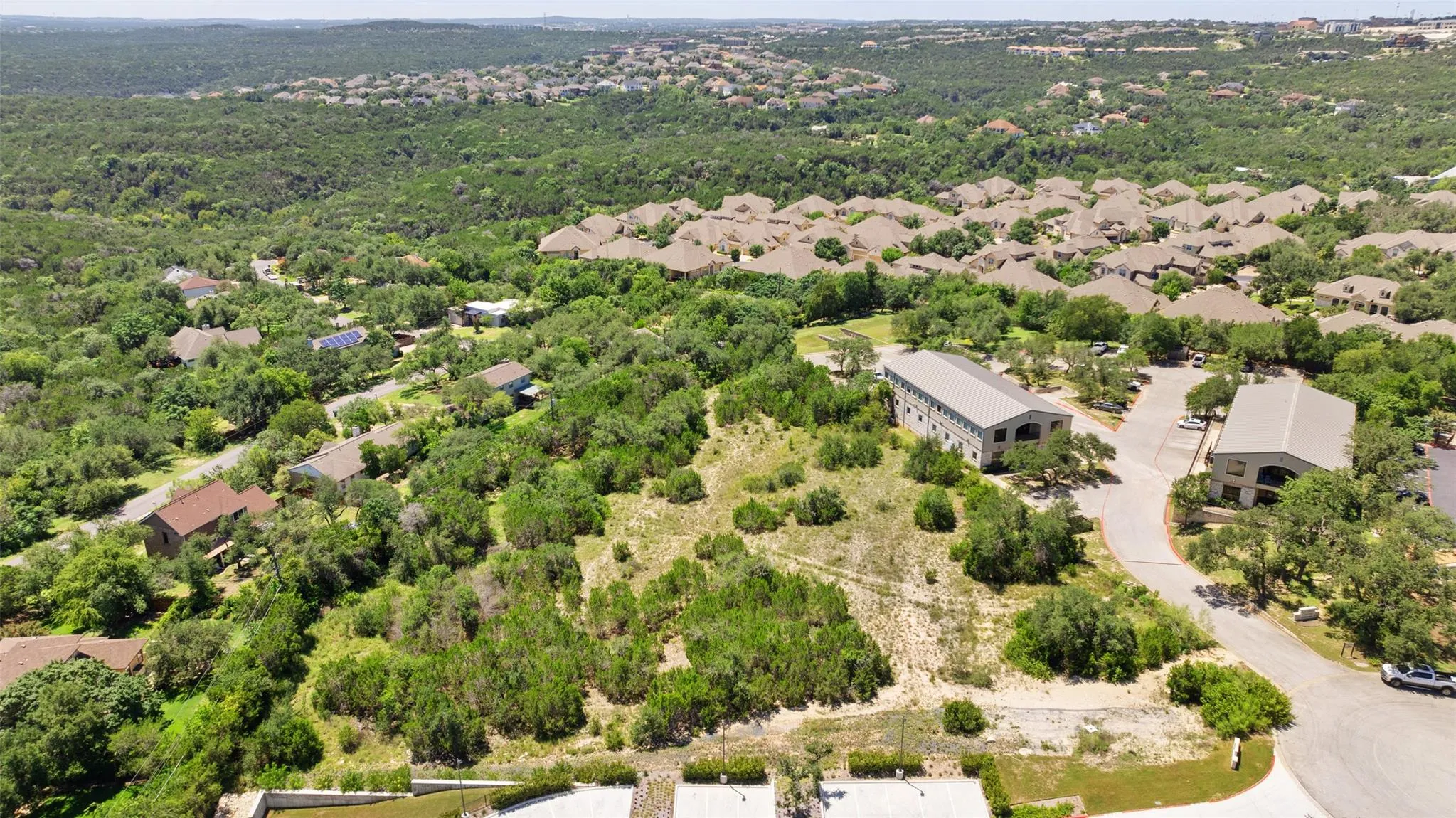 Photo 5 of 9 LAKEWAY CENTRE CT