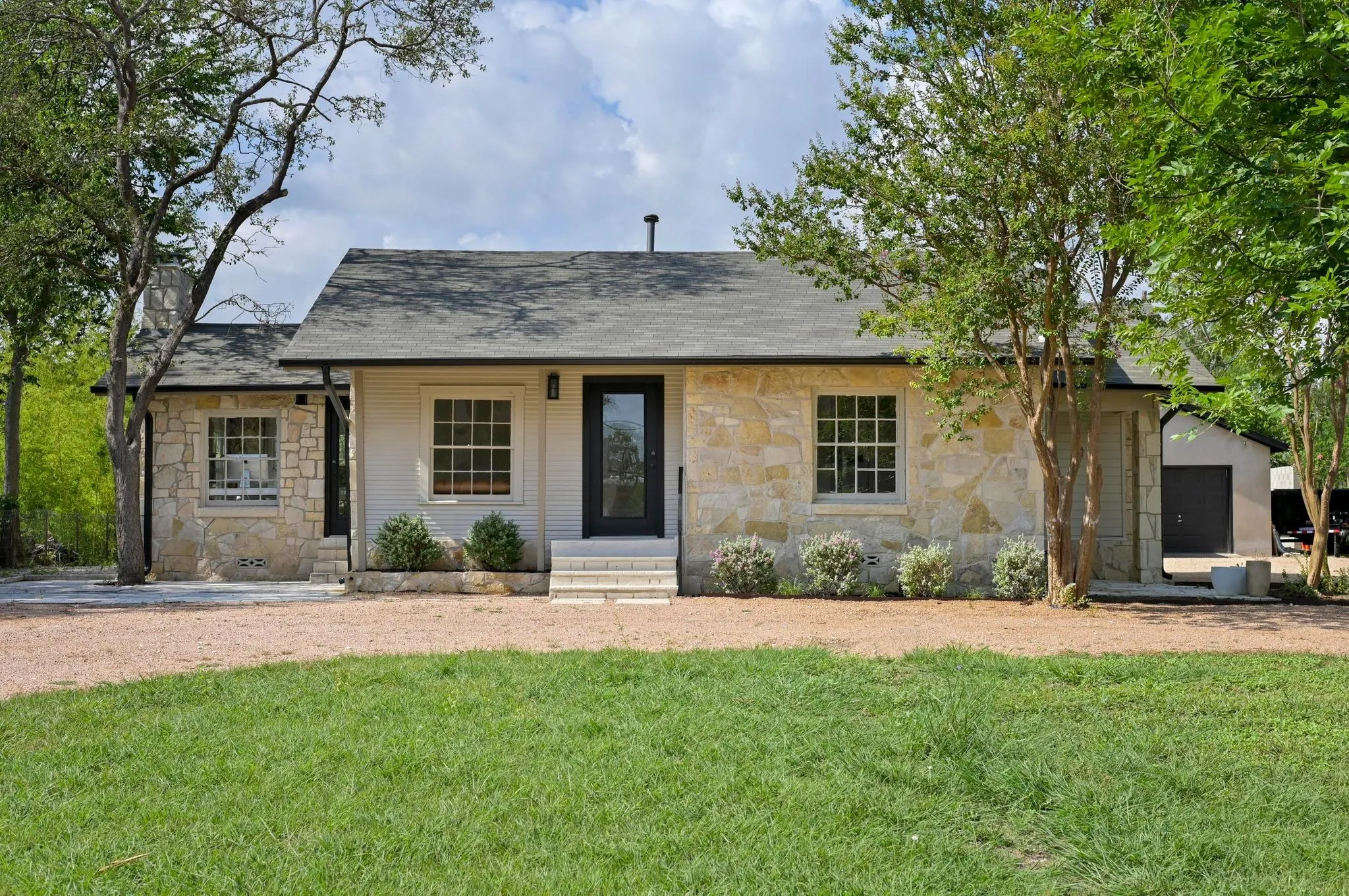 Photo 3 of 3501 PECAN SPRINGS RD