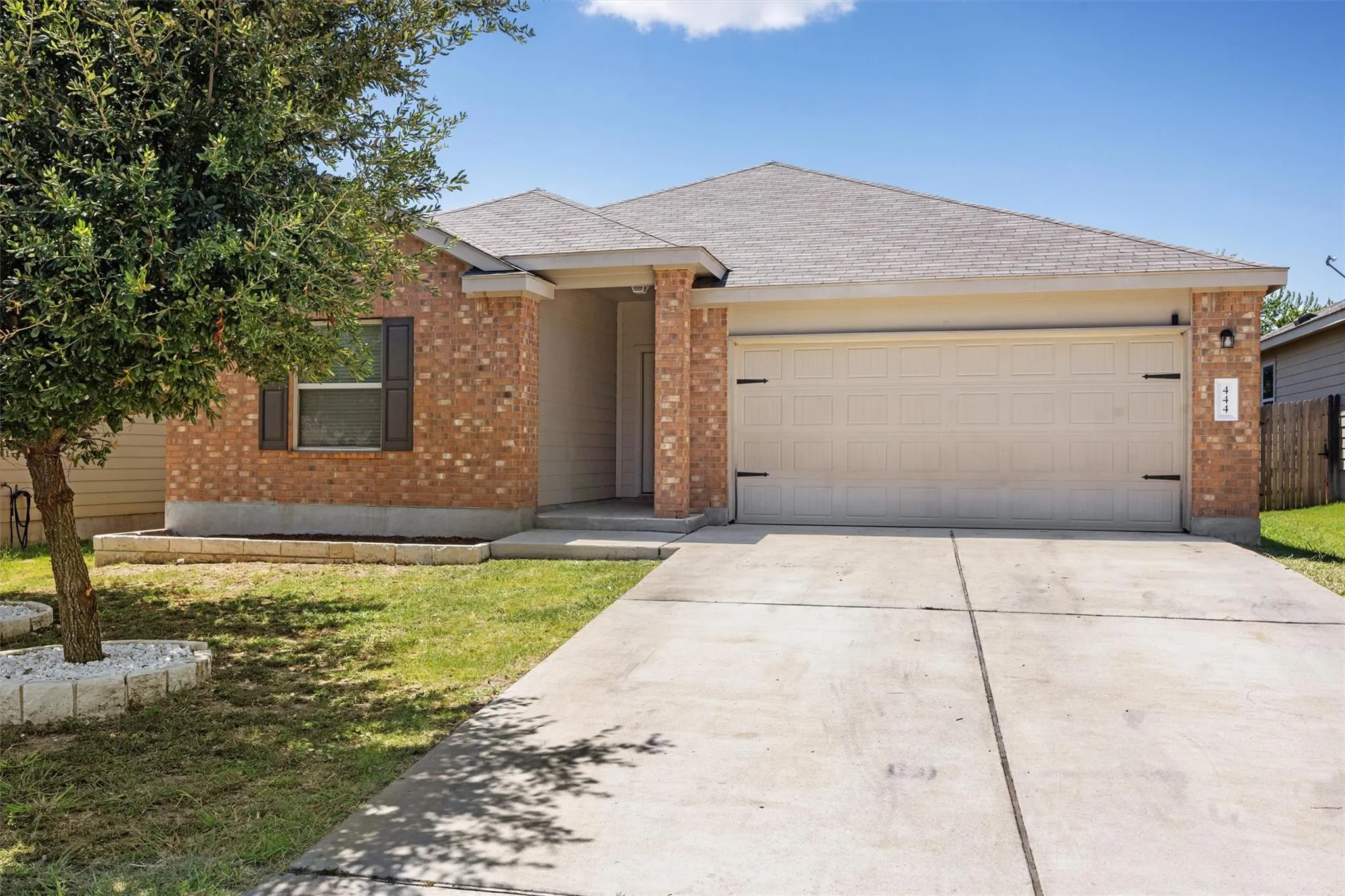 Photo of 444 DRUSE LN, Jarrell, TX, 76537