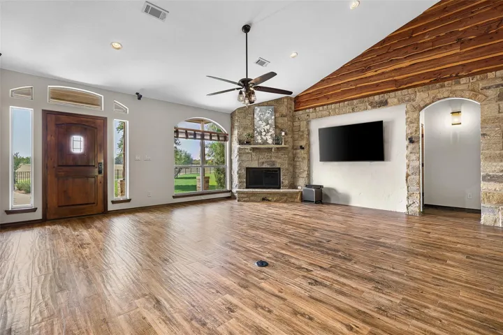 419 Spears Ranch Rd, Jarrell, Texas 76537
