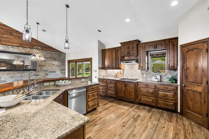 419 Spears Ranch Rd, Jarrell, Texas 76537