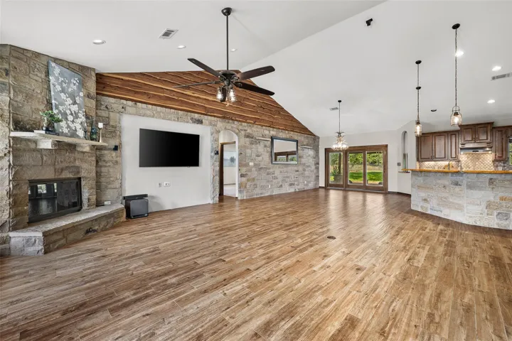 419 Spears Ranch Rd, Jarrell, Texas 76537