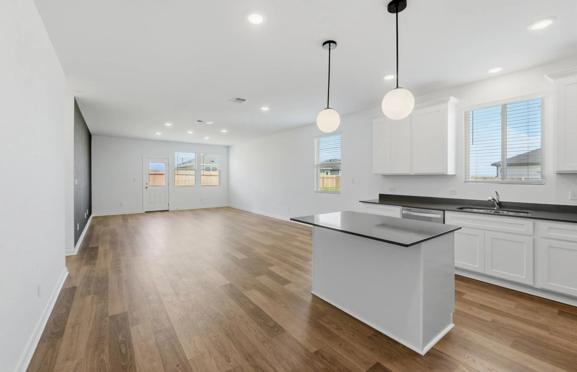 Photo 5 of 105 LINDHEIMER LN