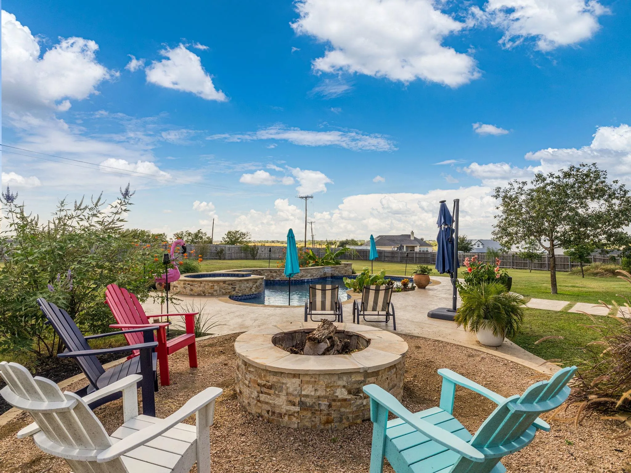 Photo 4 of 155 COMANCHE CIR