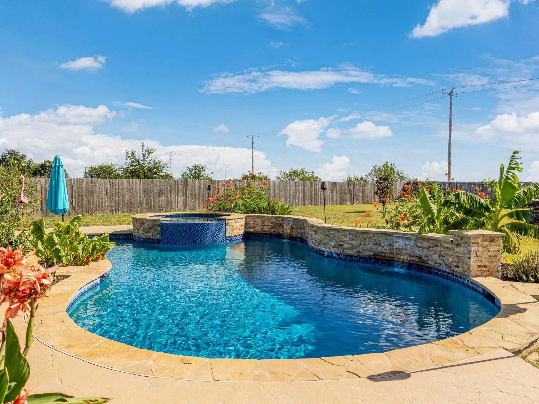 Photo 2 of 155 COMANCHE CIR