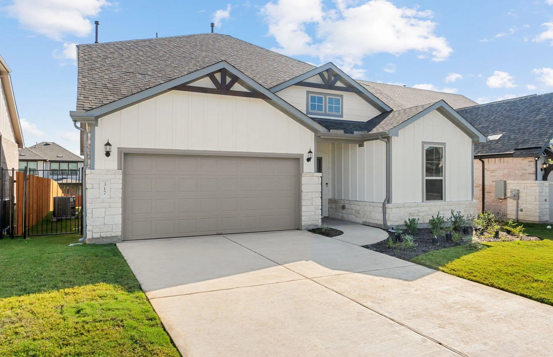 Photo of 317 BRISTLECONE BND, Liberty Hill, TX, 78642