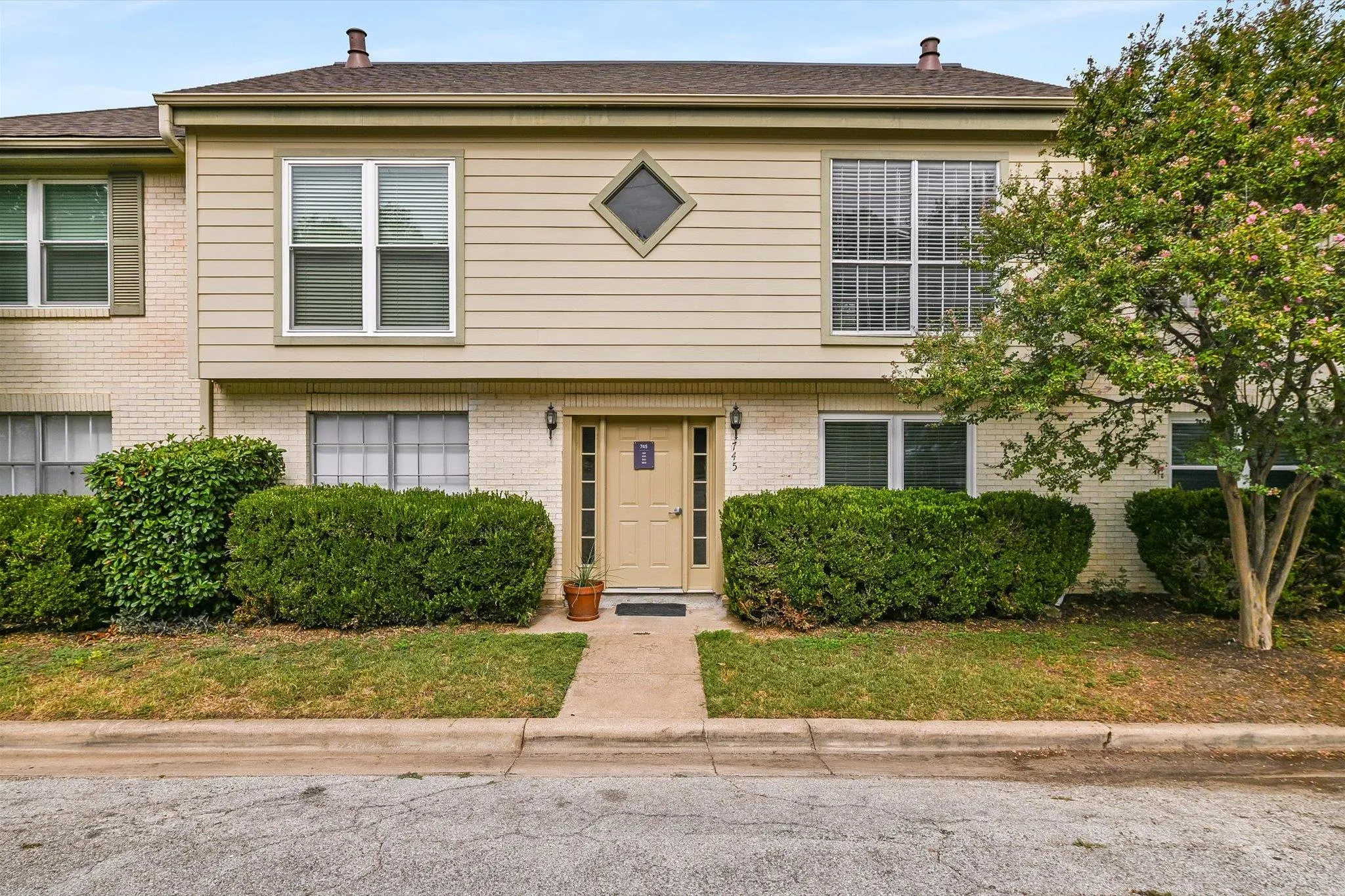Photo of 745 E OLTORF ST E #201, Austin, TX, 78704