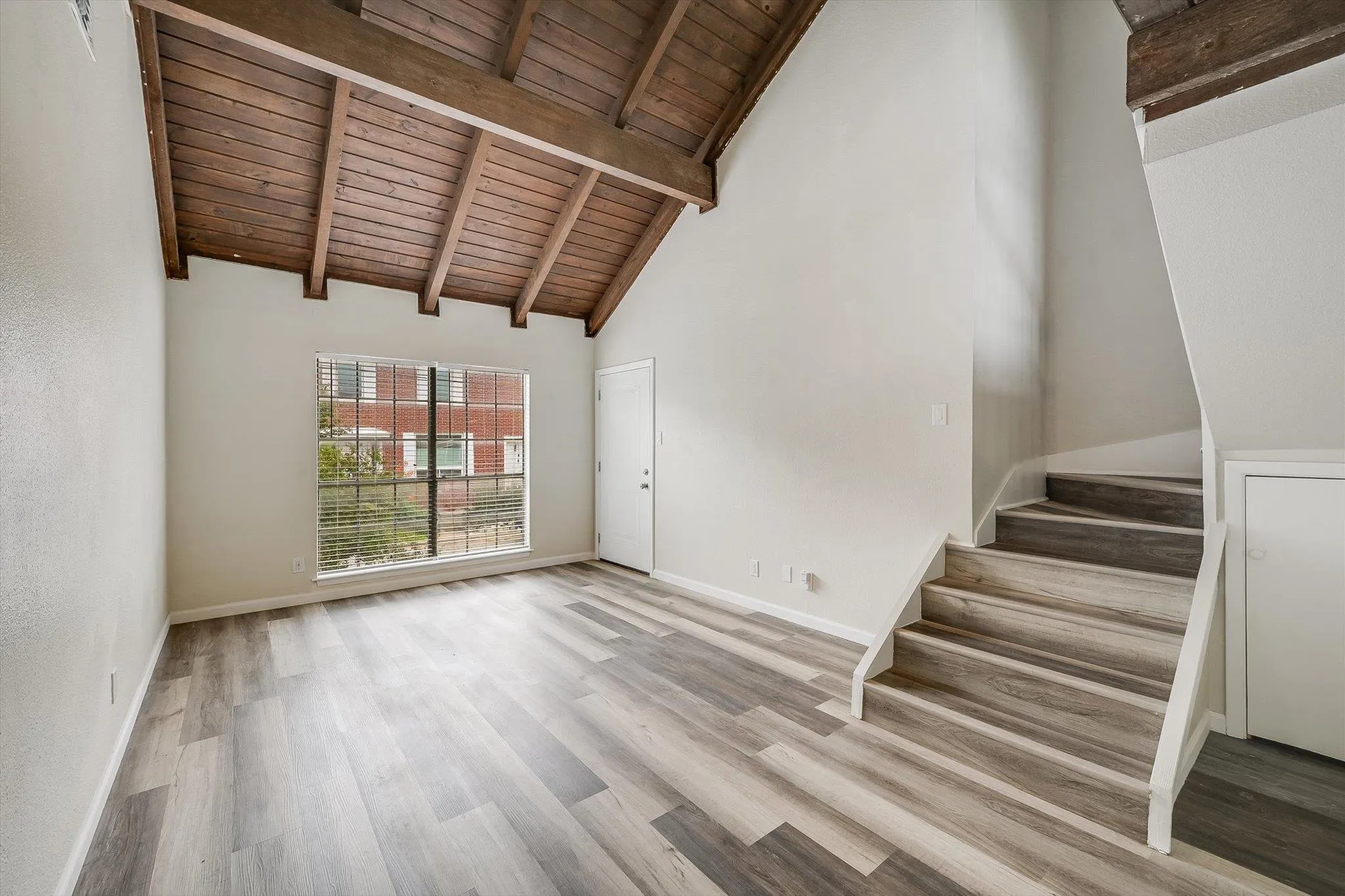 Photo 2 of 745 E OLTORF ST E #201