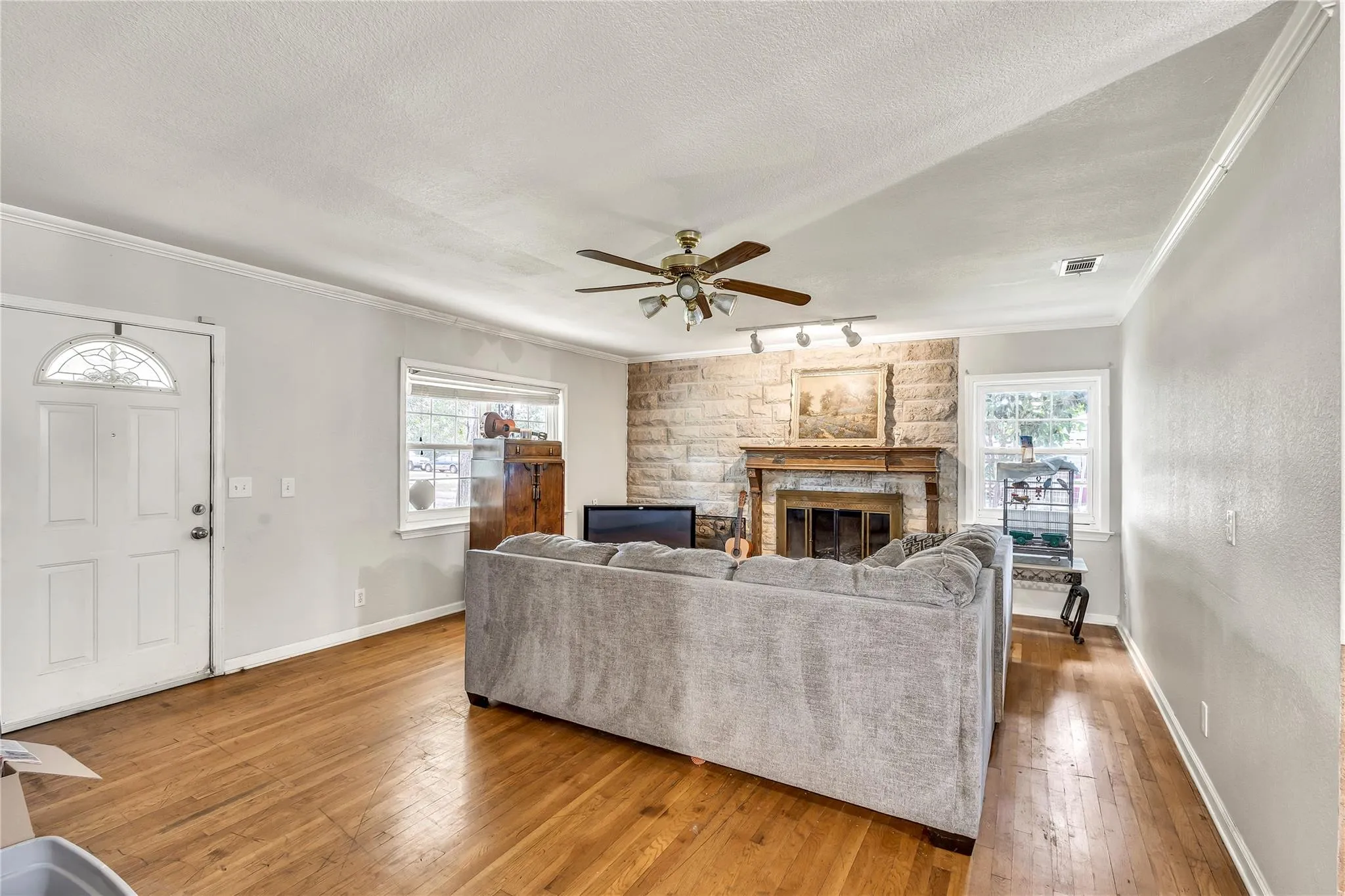 Photo 5 of 11909 BLUEBONNET LN