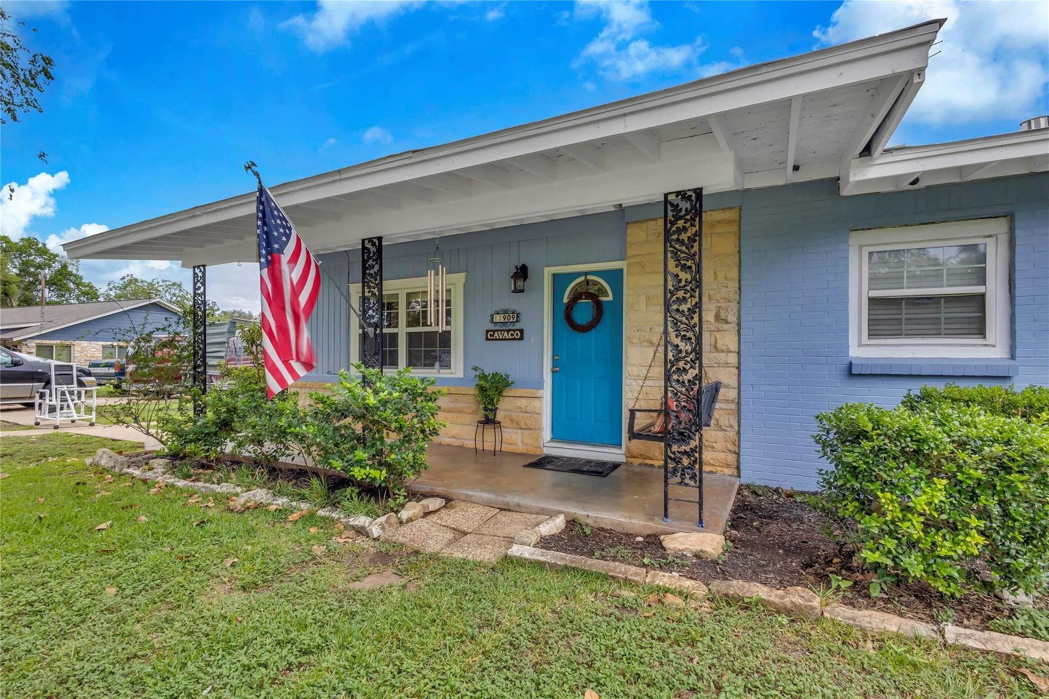 Photo of 11909 BLUEBONNET LN, Manchaca, TX, 78652