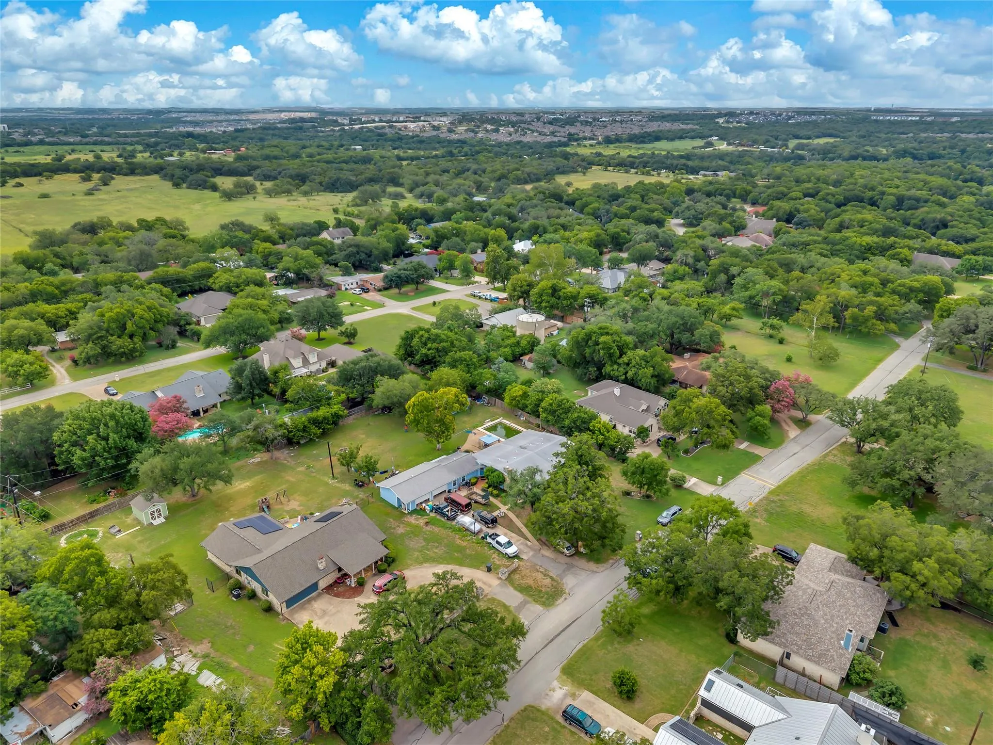 Photo 3 of 11909 BLUEBONNET LN
