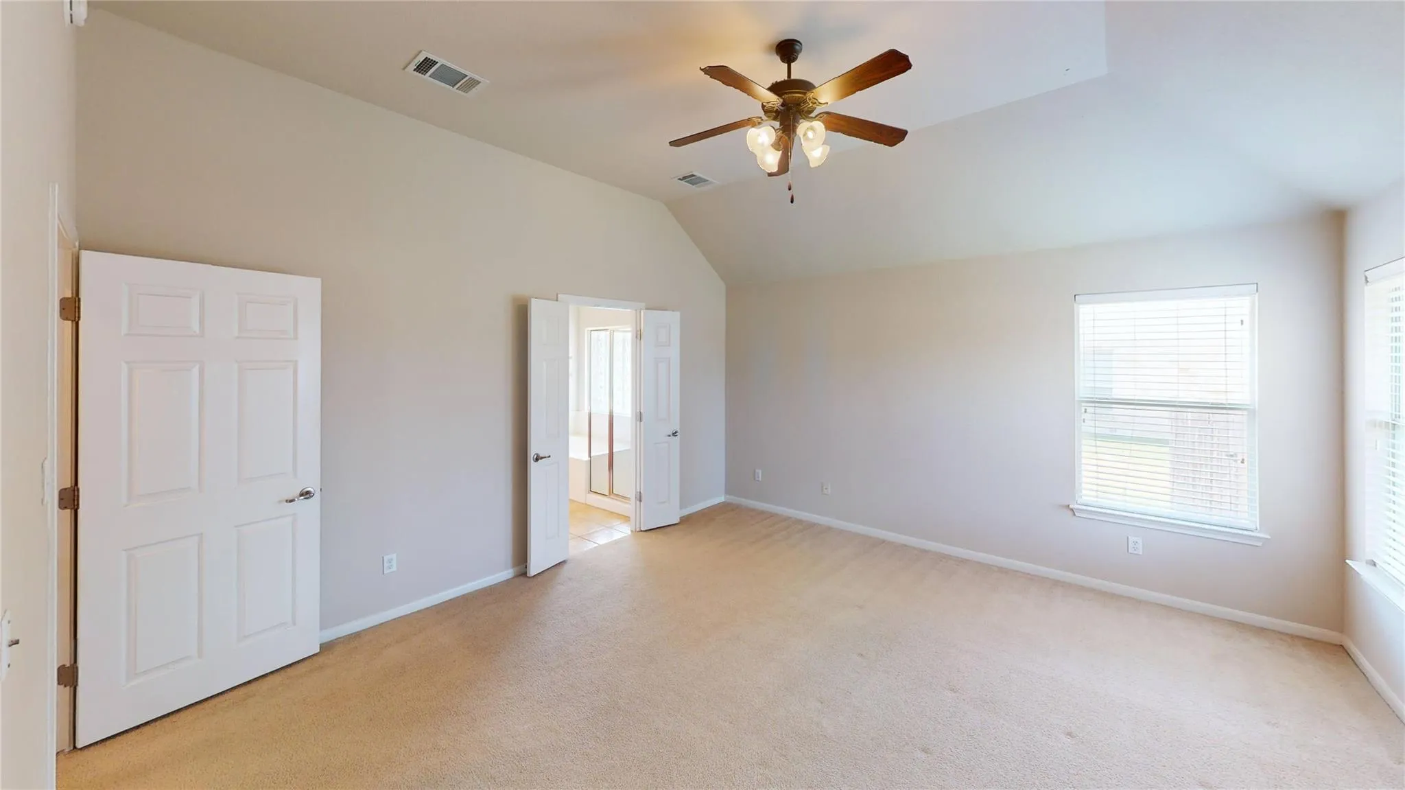 Photo 5 of 1703 OAKLAND DR