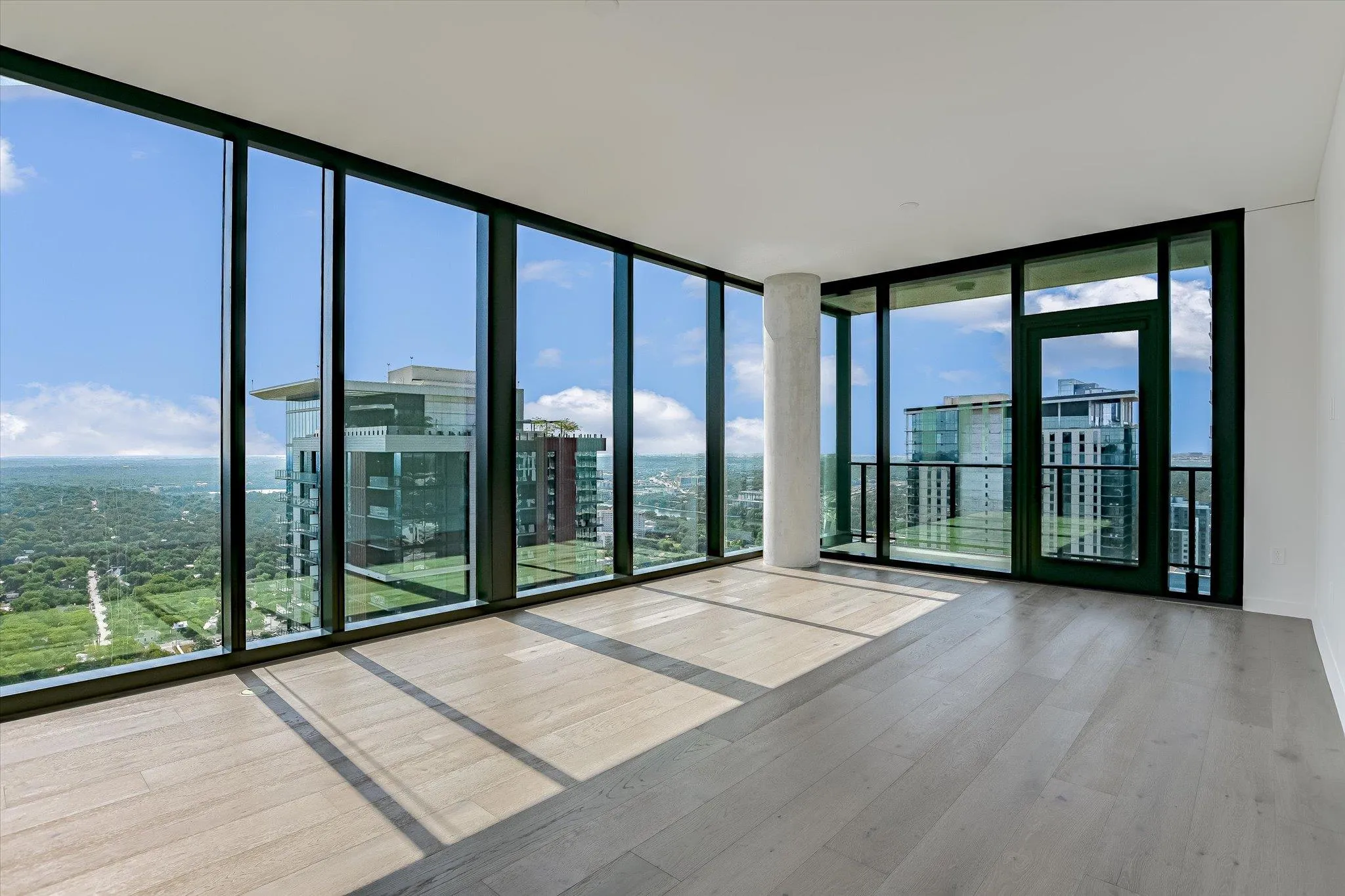 Photo 4 of 610 DAVIS ST #3801