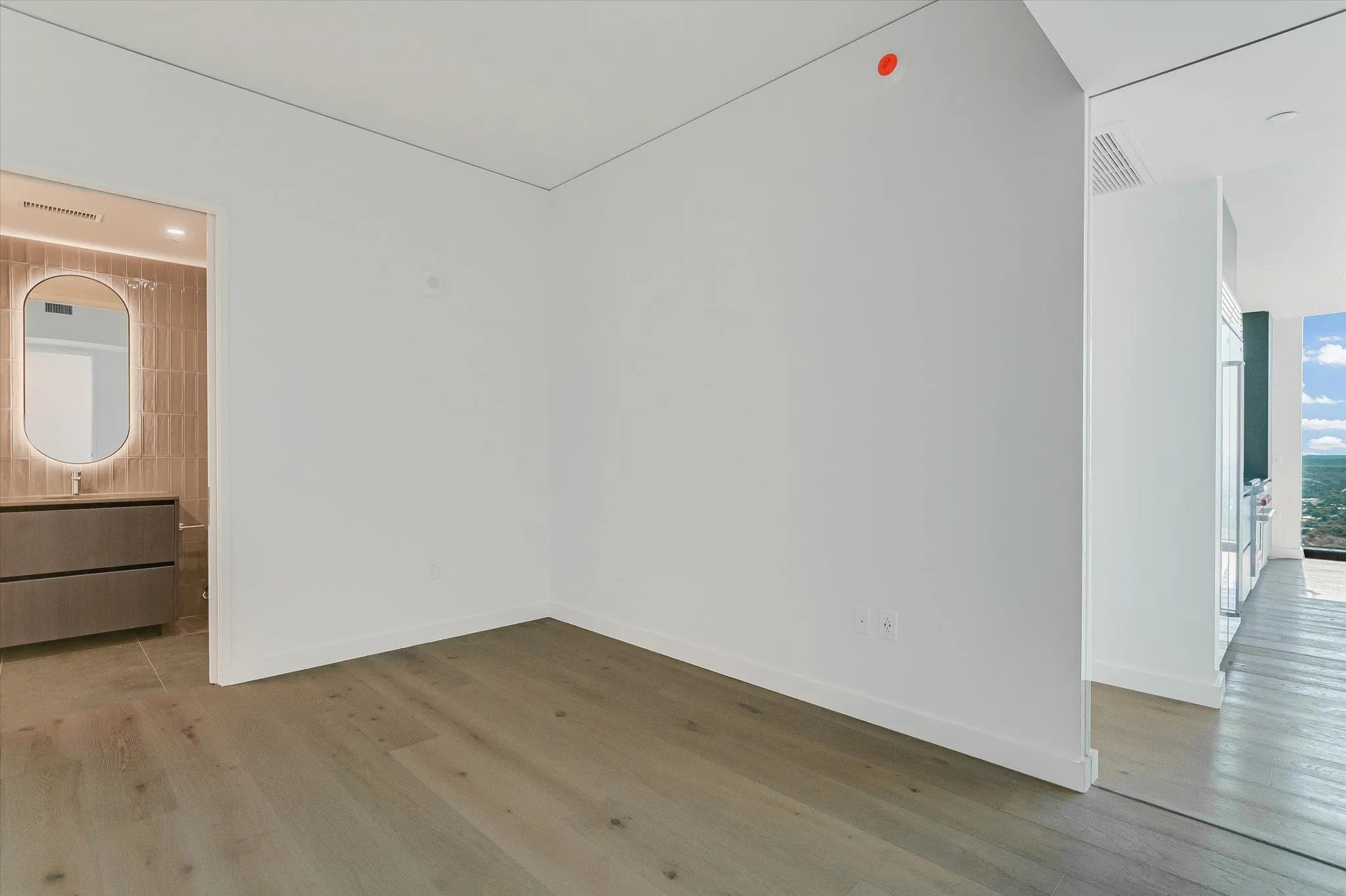Photo 5 of 610 DAVIS ST #3801