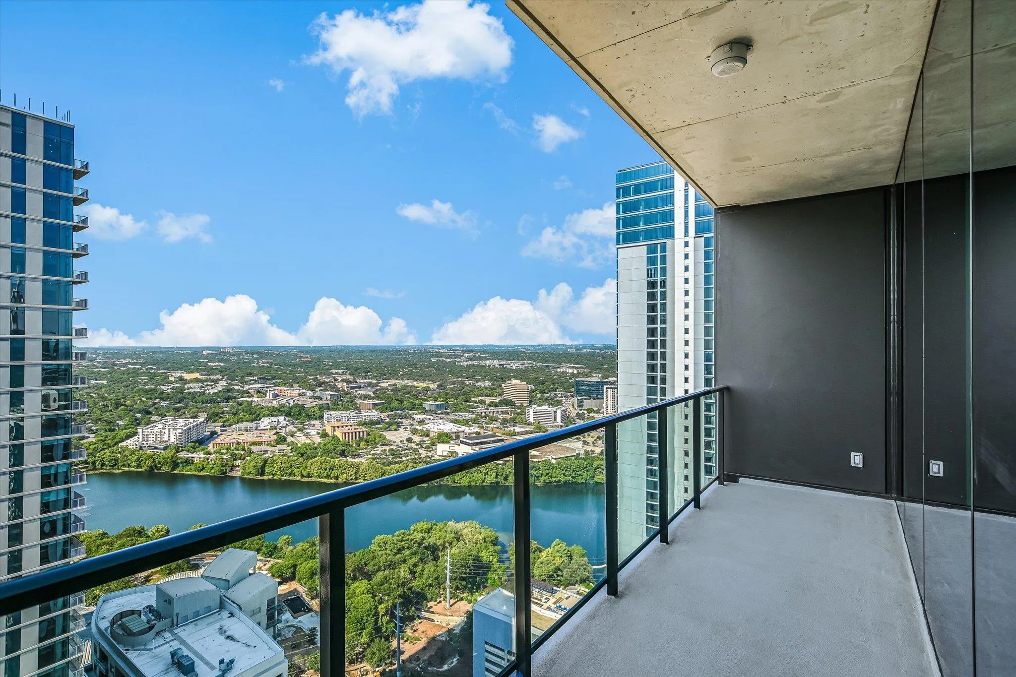 Photo of 610 DAVIS ST #3801, Austin, 78701