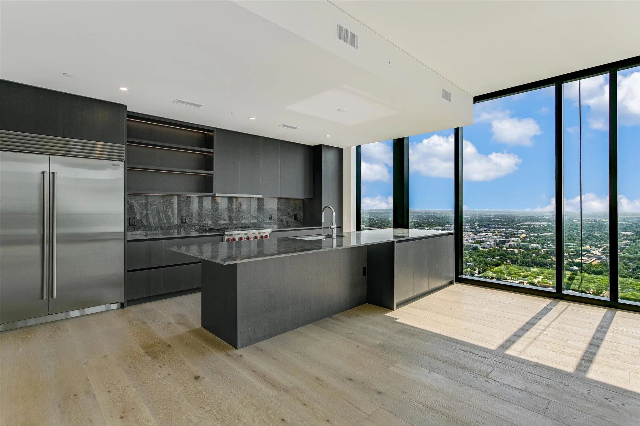 Photo 4 of 610 DAVIS ST #3801