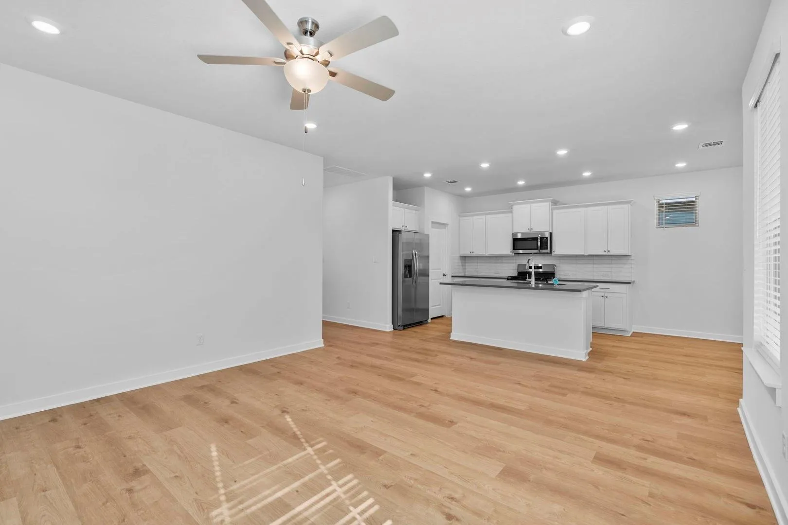 Photo 4 of 191 WEAVER LN