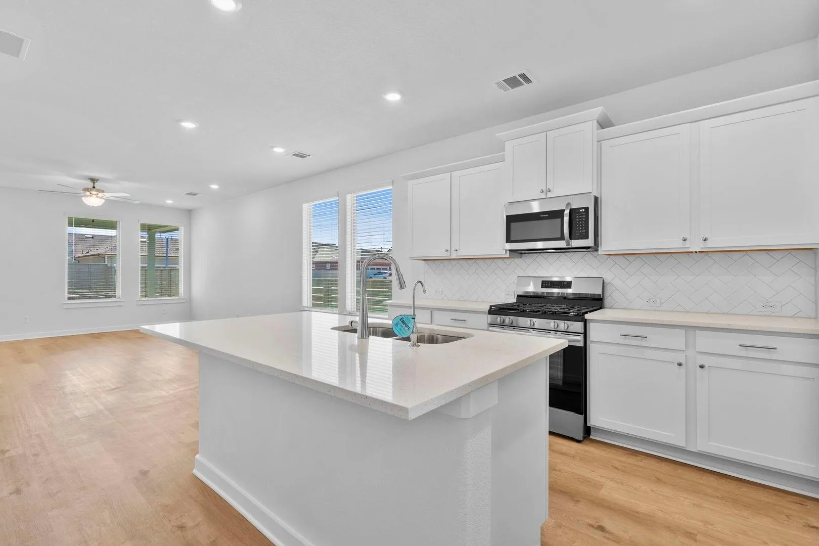Photo 2 of 193 WEAVER LN LN