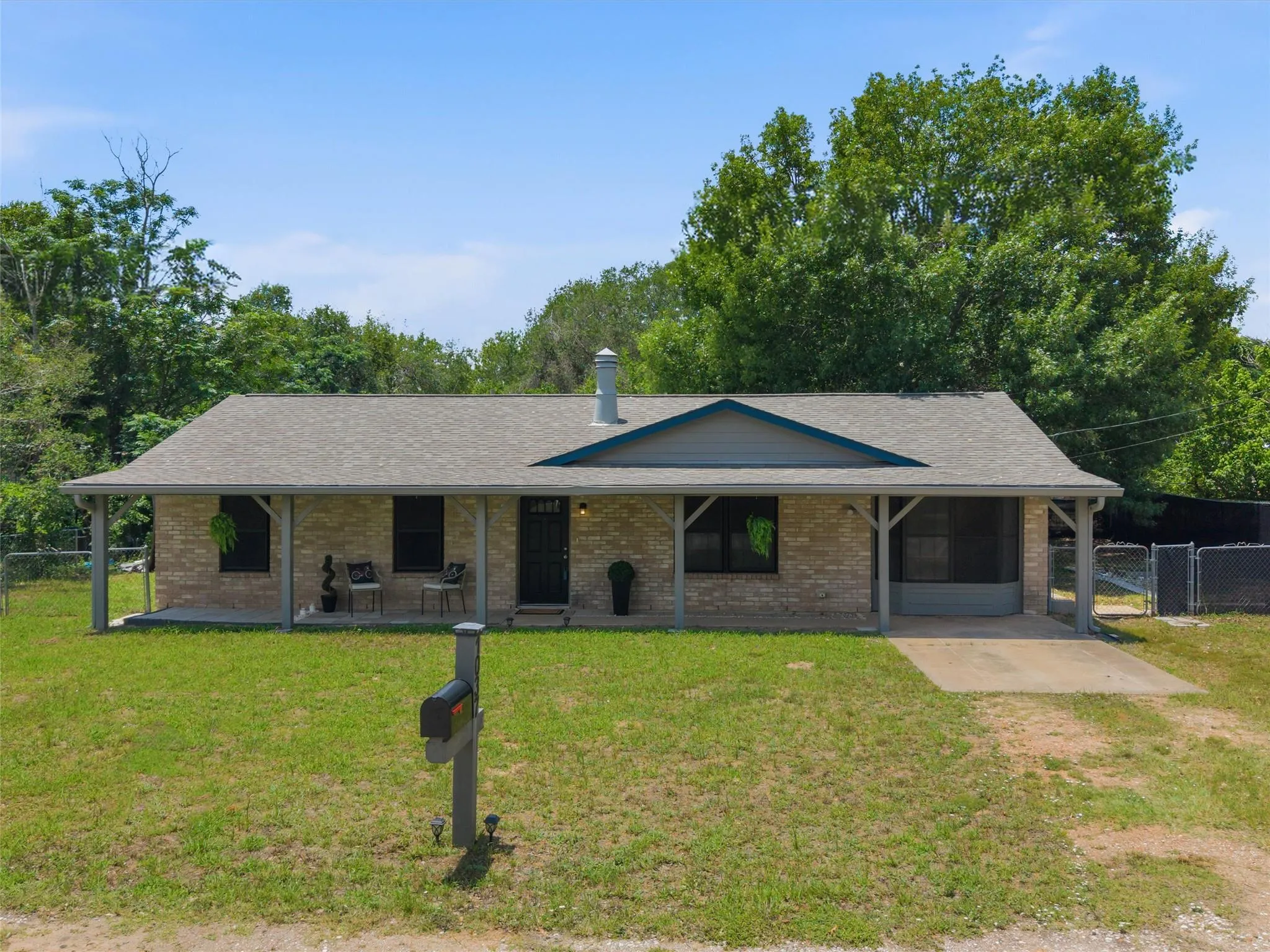 Photo of 1037 WILKES CIR, Smithville, TX, 78957