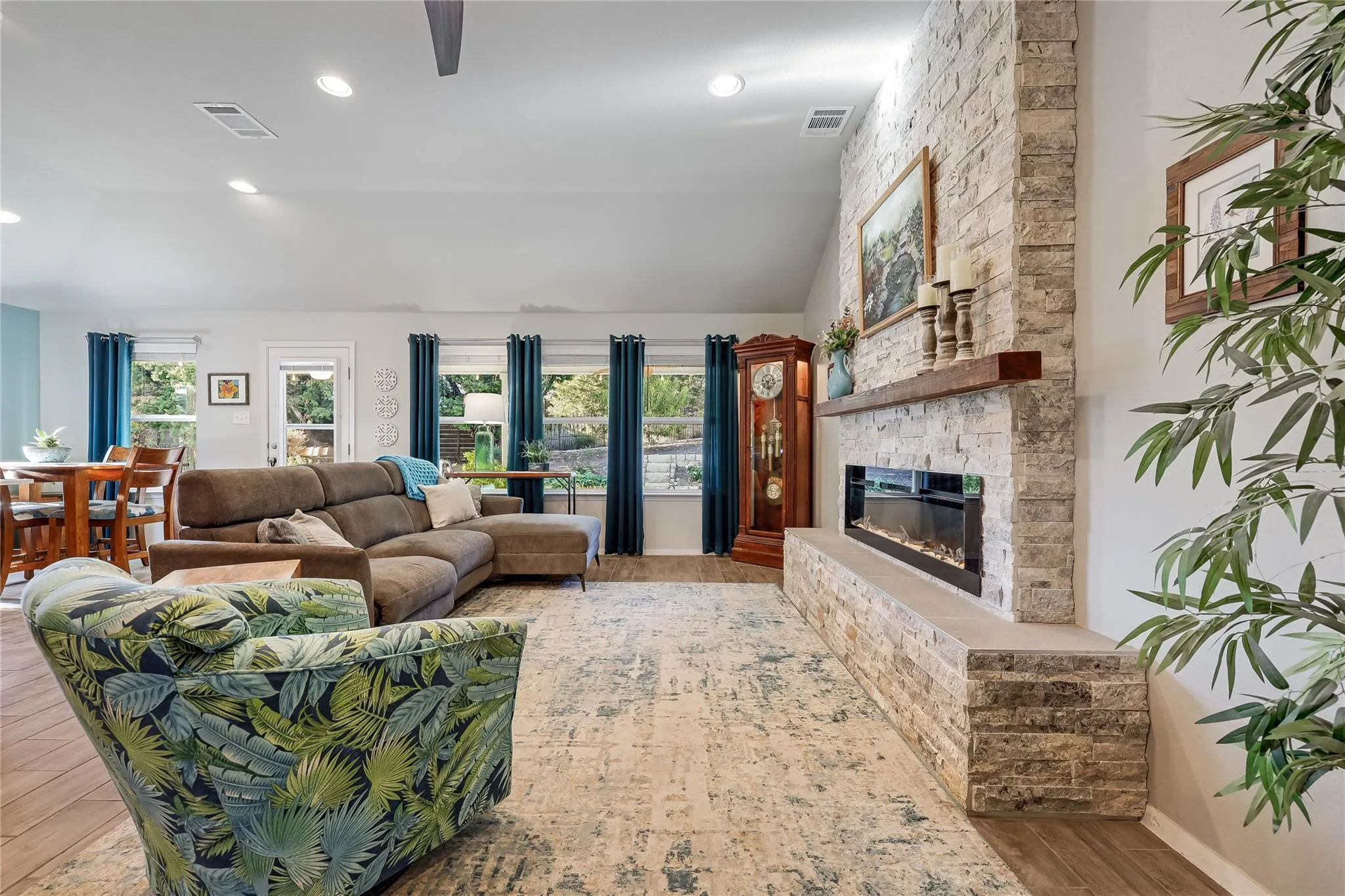Photo 3 of 21504 SANTA DOMINGO LN
