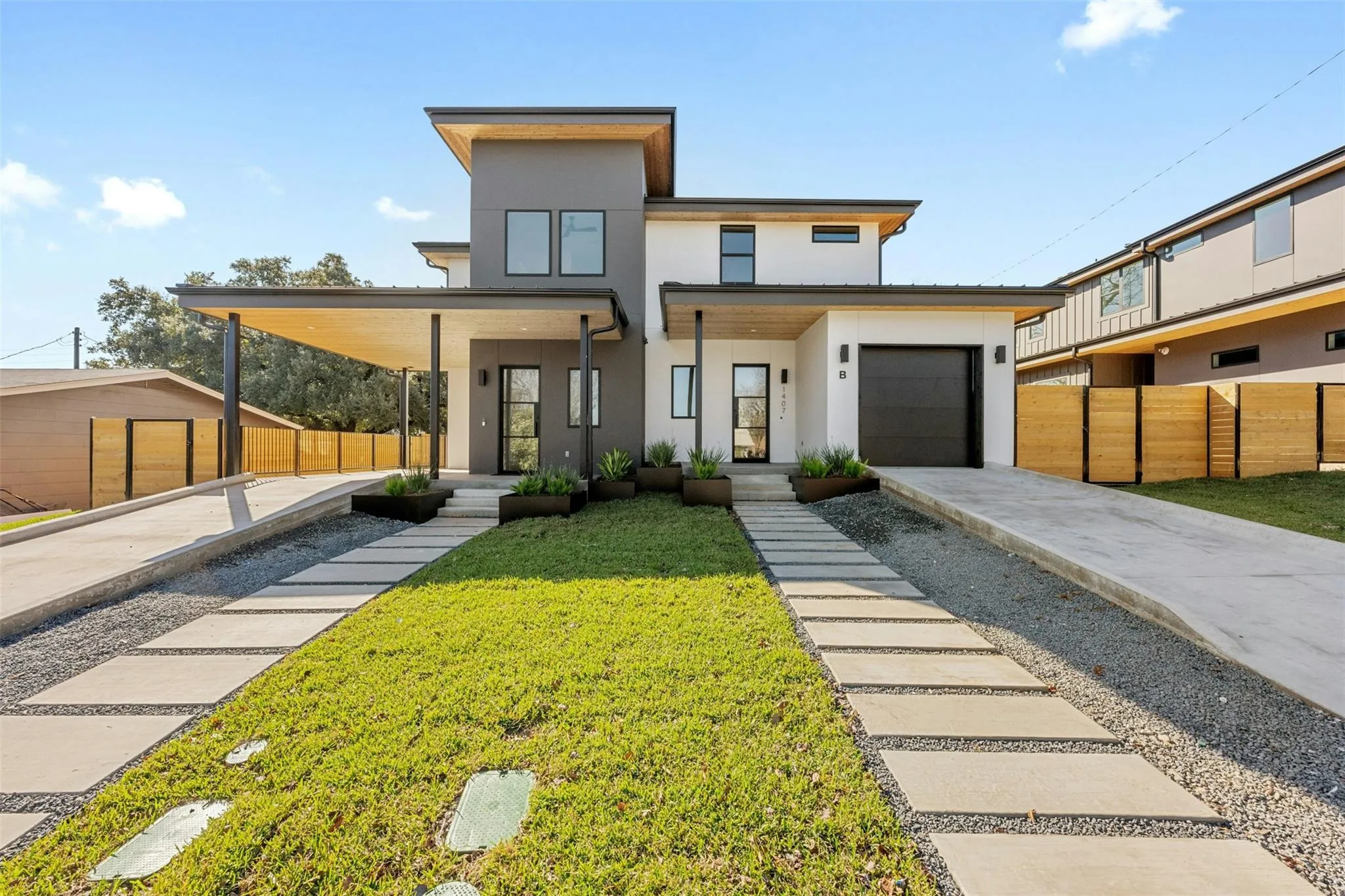 Photo 5 of 1407 VALLEYRIDGE DR #B