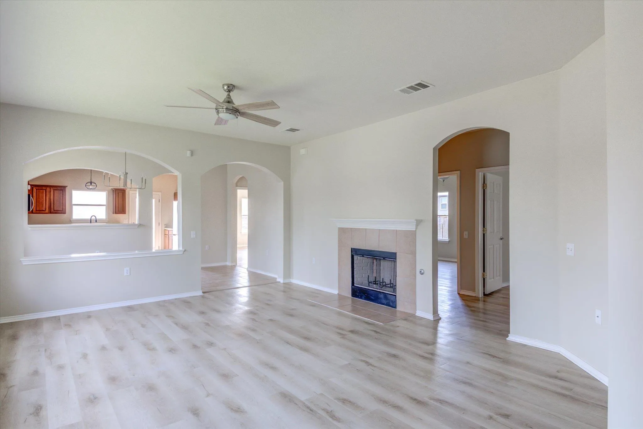 Photo 4 of 10913 LONG SUMMER DR