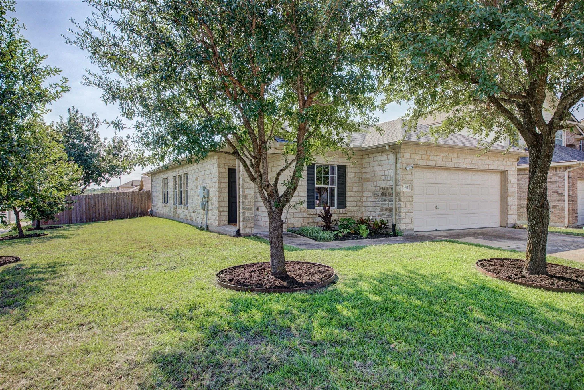 Photo 2 of 10913 LONG SUMMER DR