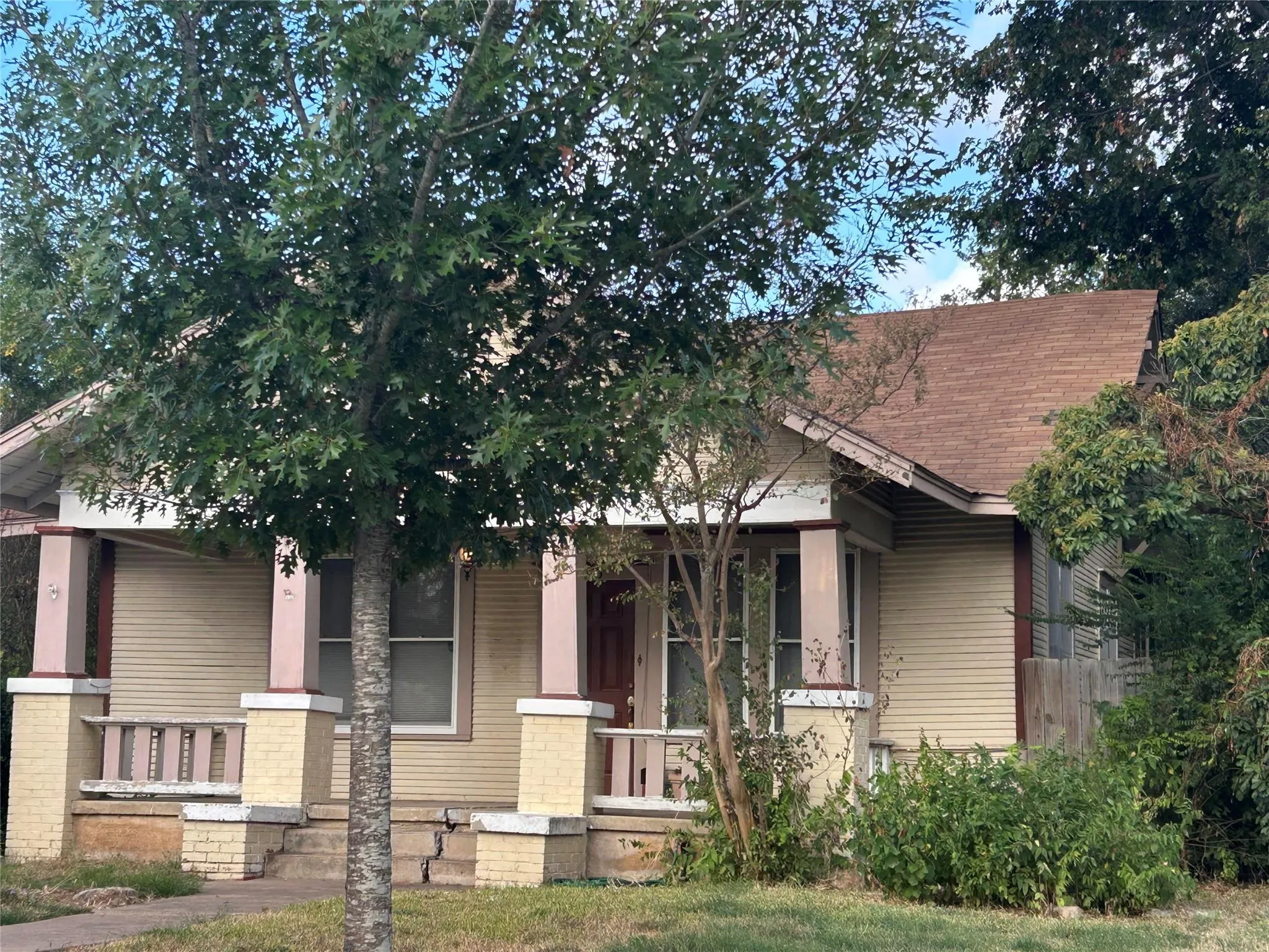 Photo of 413 FOWZER ST, Taylor, TX, 76574