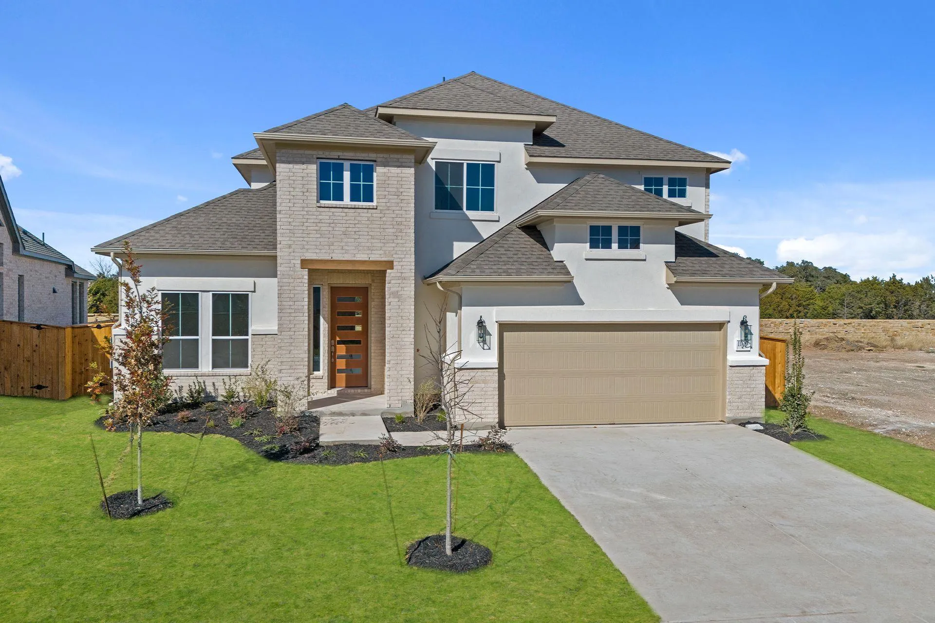 Photo 2 of 1109 ELLENSBURG DR