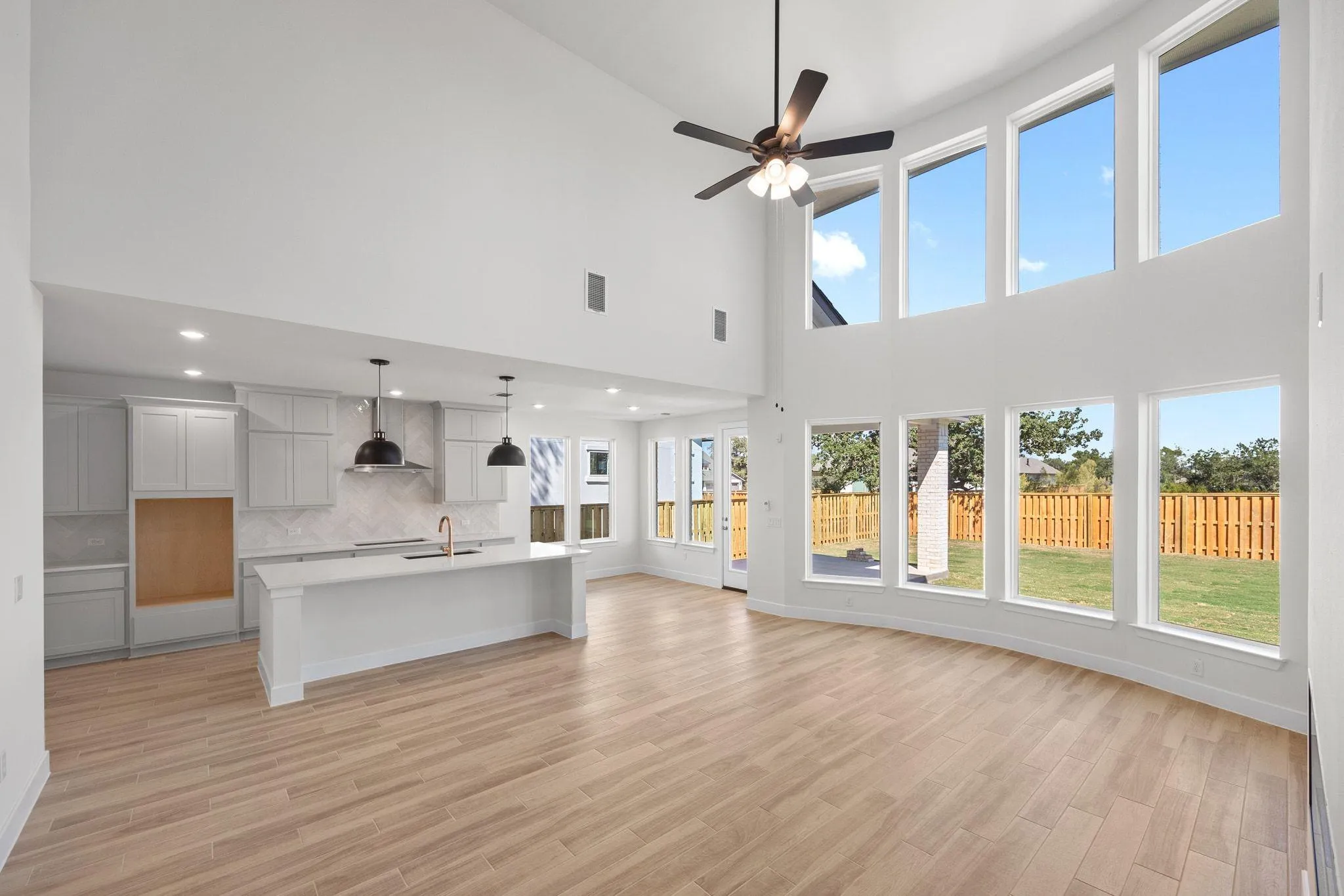 Photo 5 of 109 BUCKAROO DR