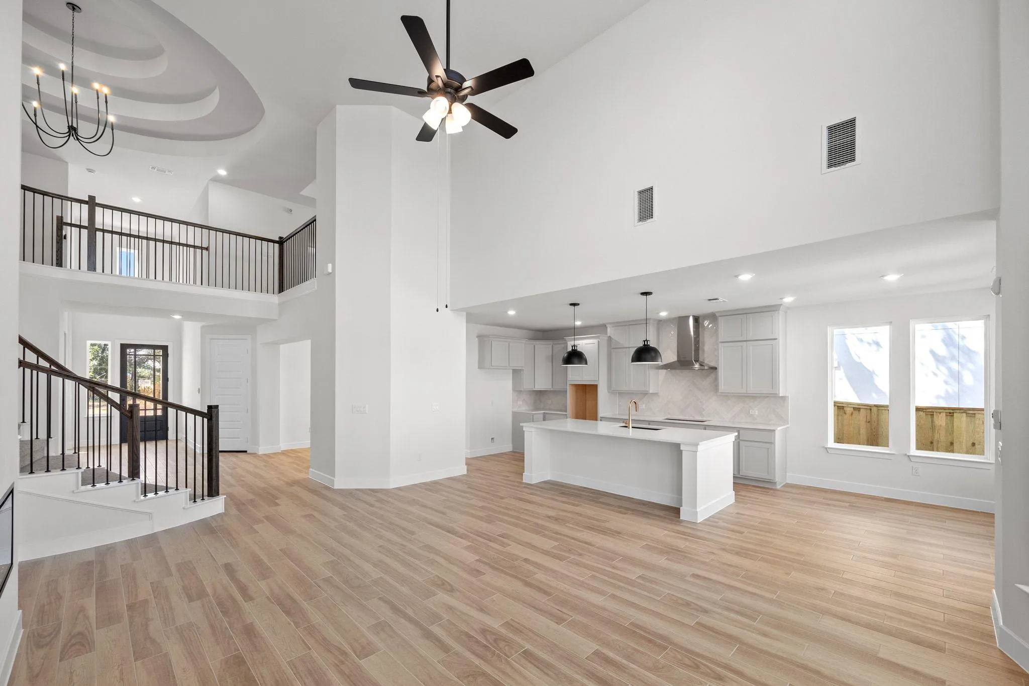 Photo 4 of 109 BUCKAROO DR