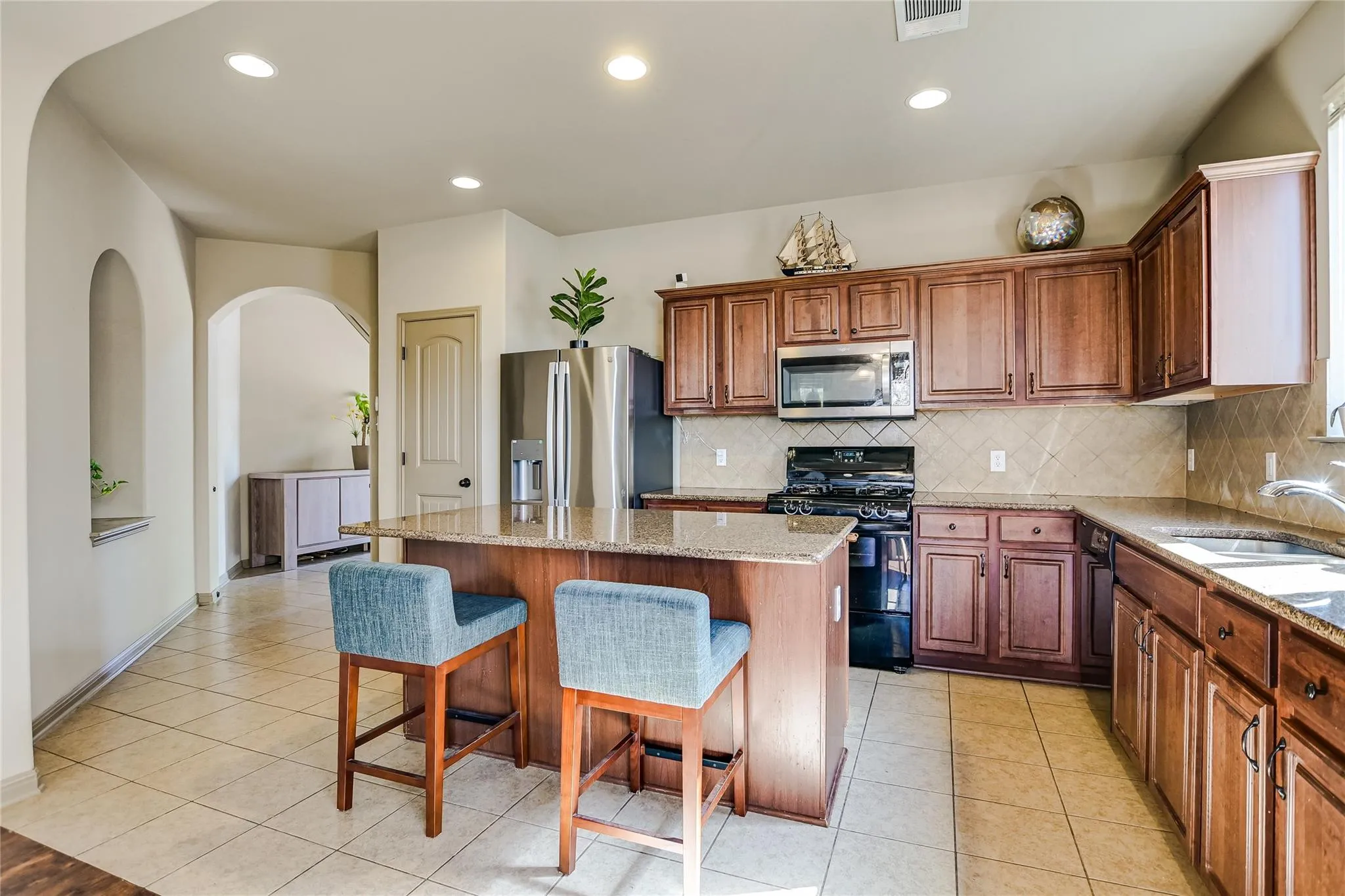 Photo 3 of 3601 SAVAGE SPRINGS DR