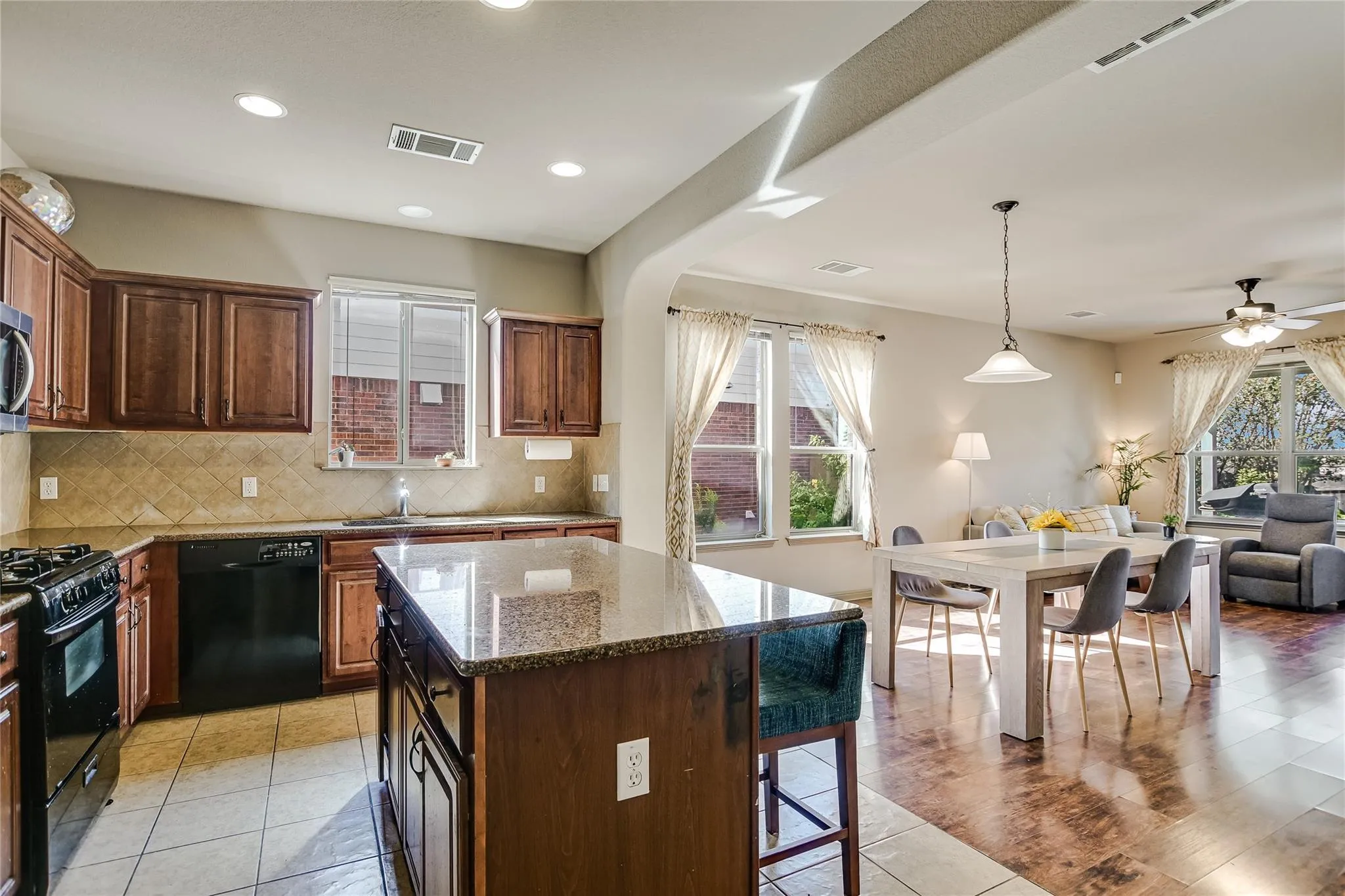 Photo 4 of 3601 SAVAGE SPRINGS DR