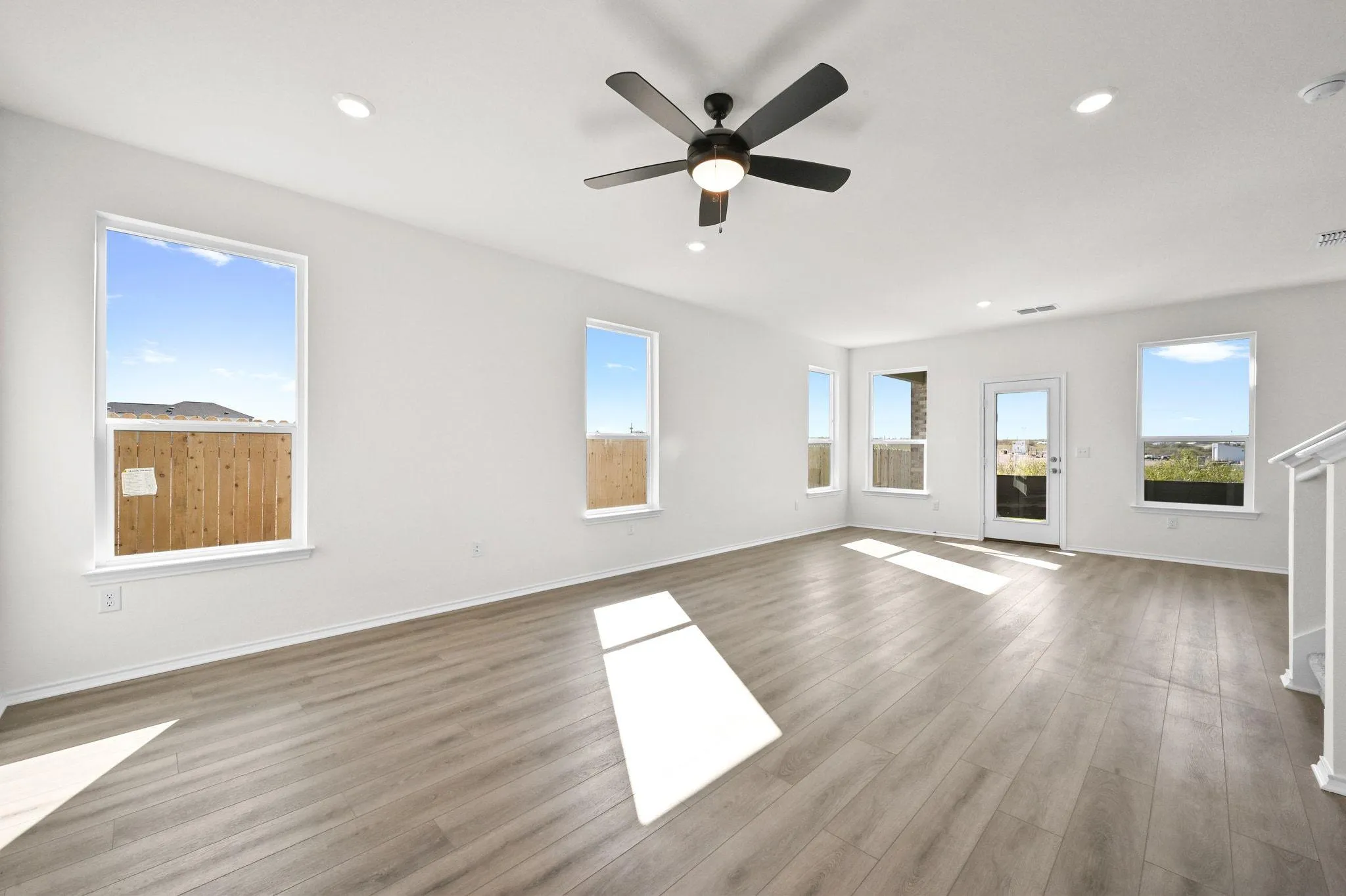 Photo 5 of 13233 KINCANE DR