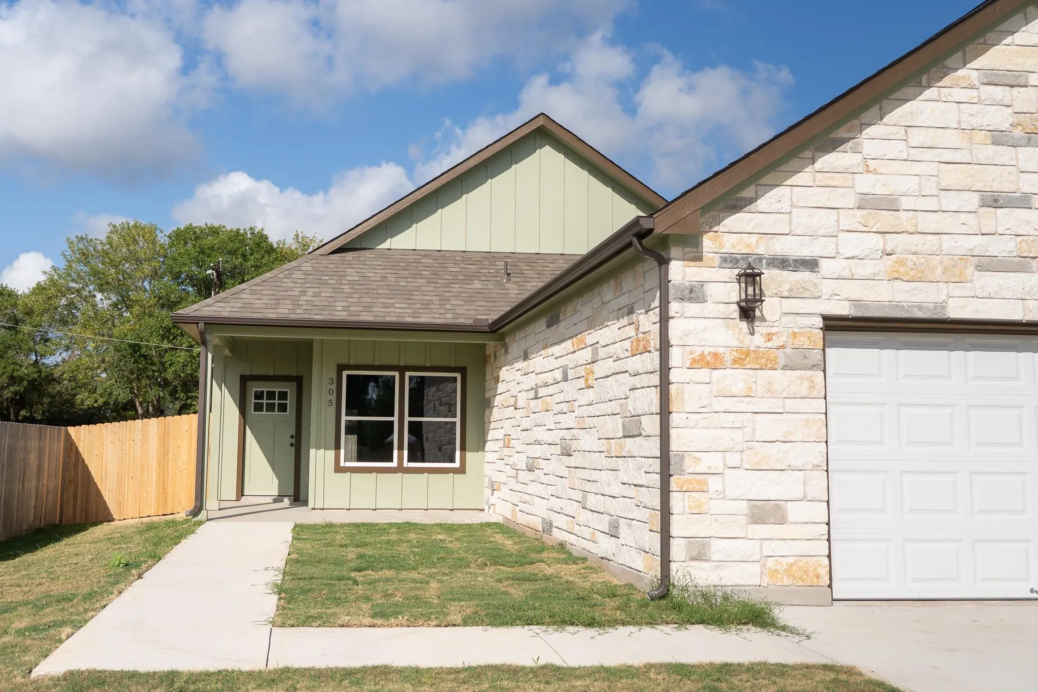 Photo 2 of 305 STRING PRAIRIE WAY